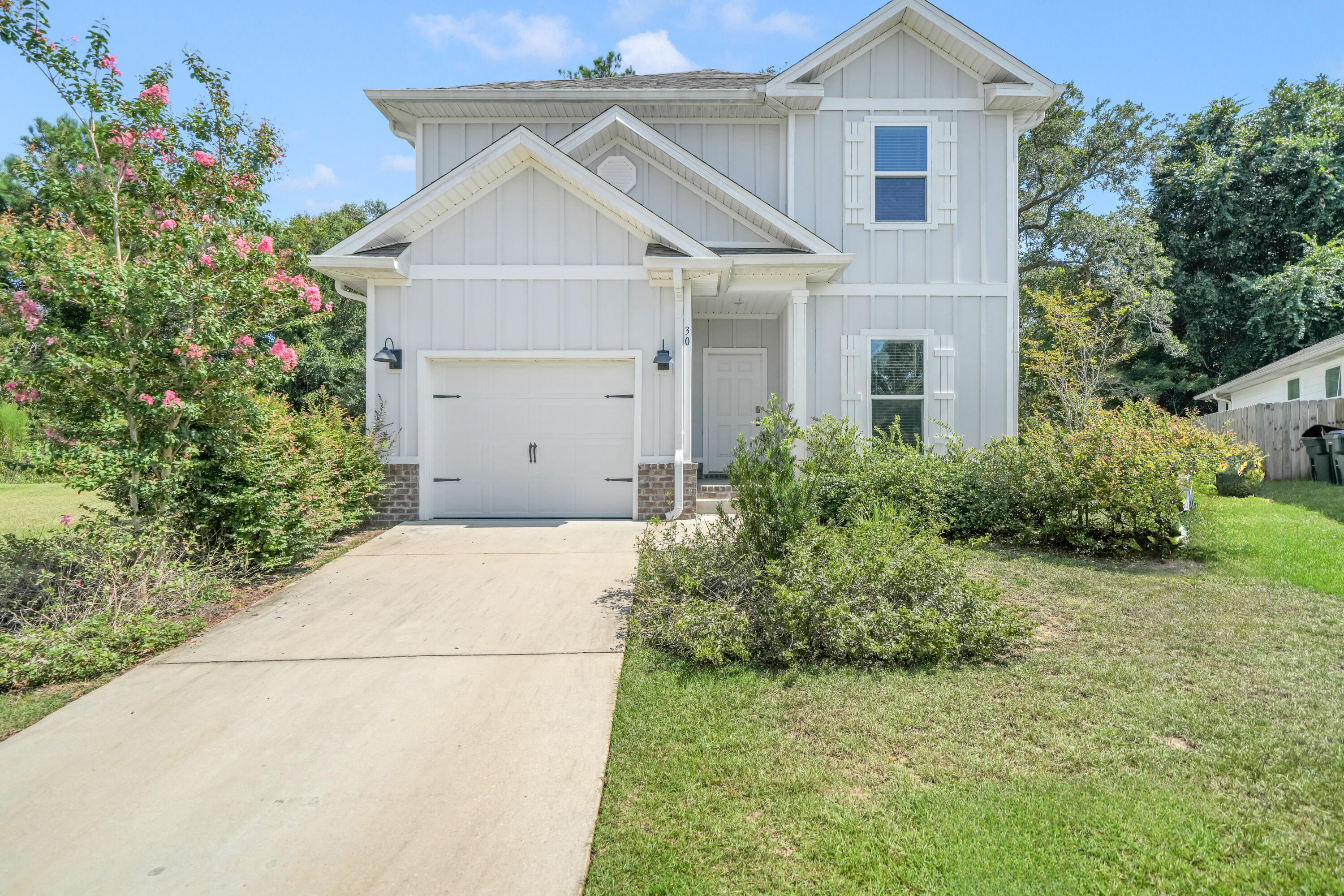 30 Sandywoods Court — photo
