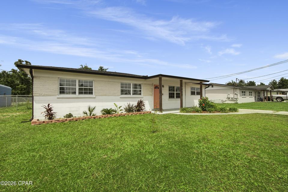 5623 Katherine Street — photo