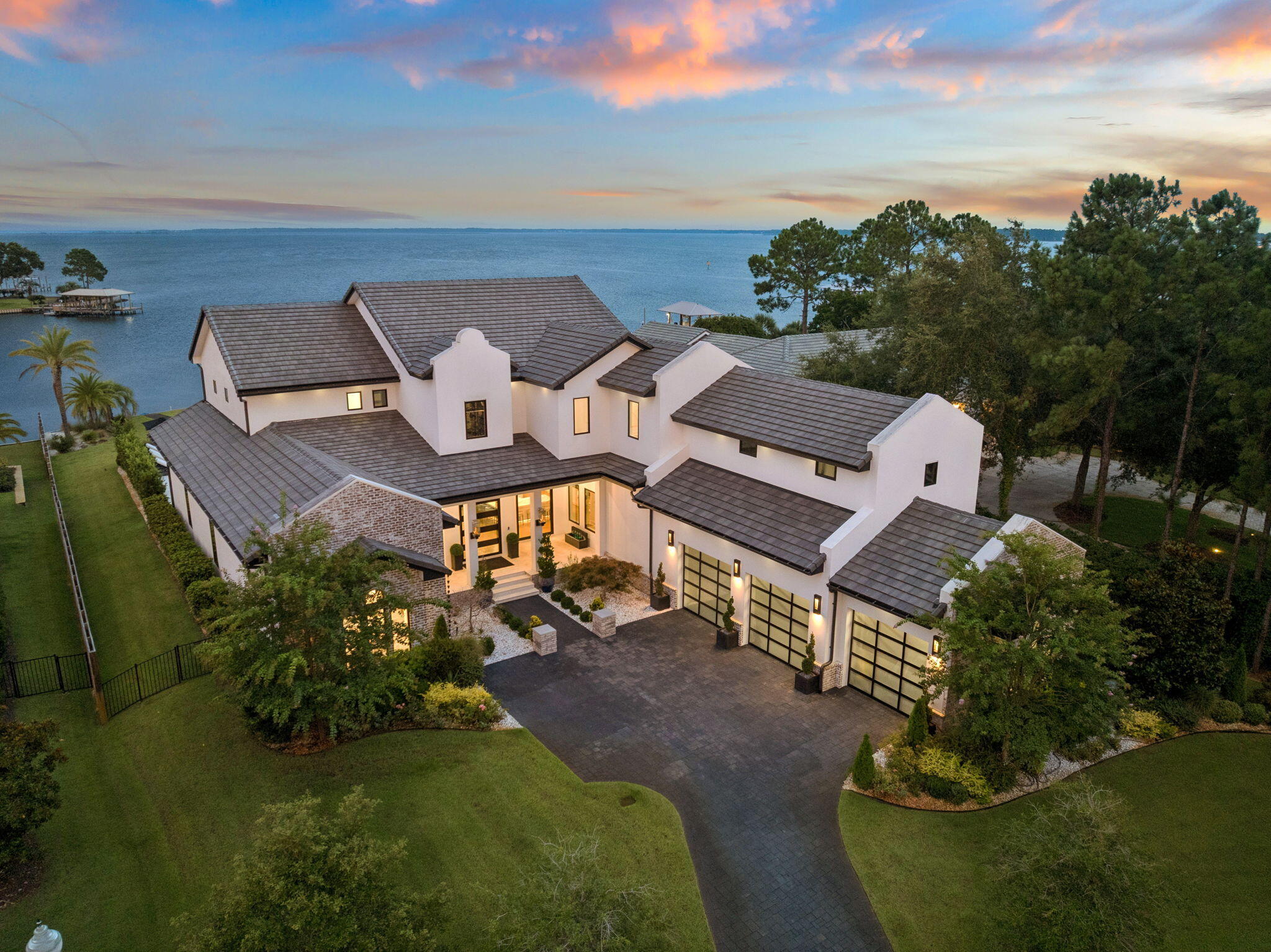 400 E Shipwreck Road — photo