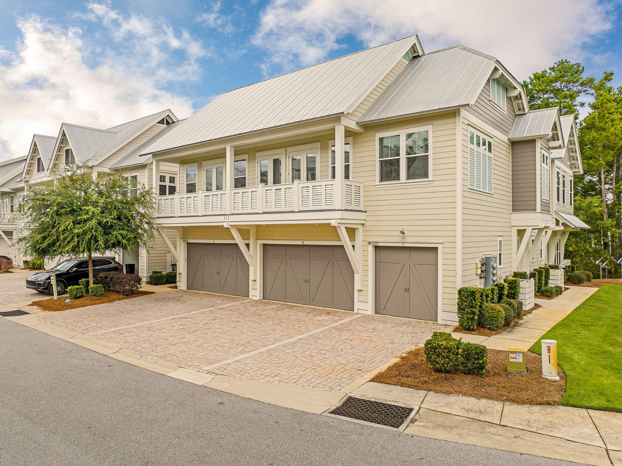 111 E Pine Lands Loop Unit B — photo