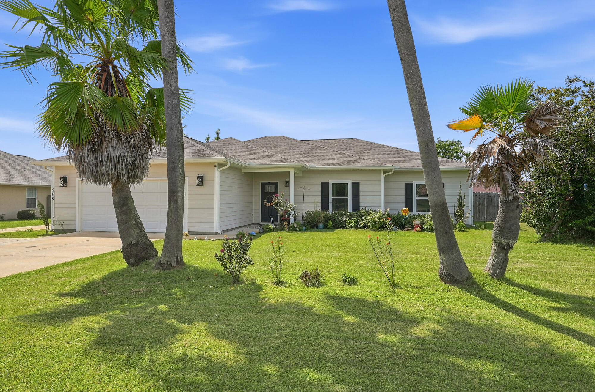 909 Mallory Drive — photo
