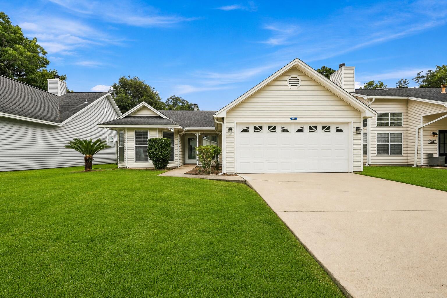 148 Meadowbrook Court — photo