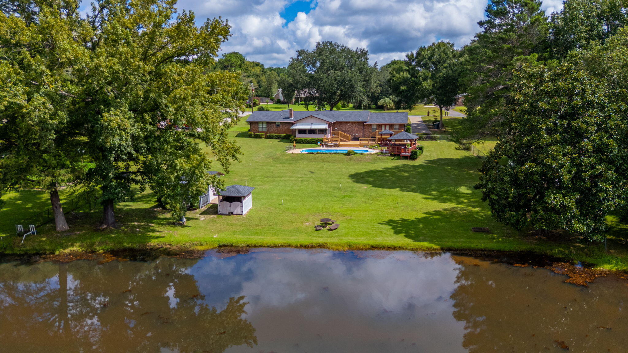 110 Overview Drive — photo