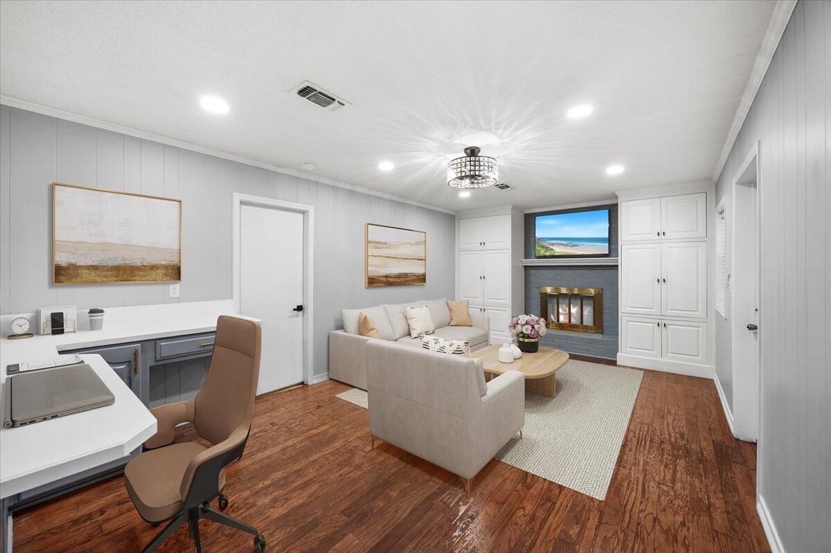 318 NW Oakland Circle — photo