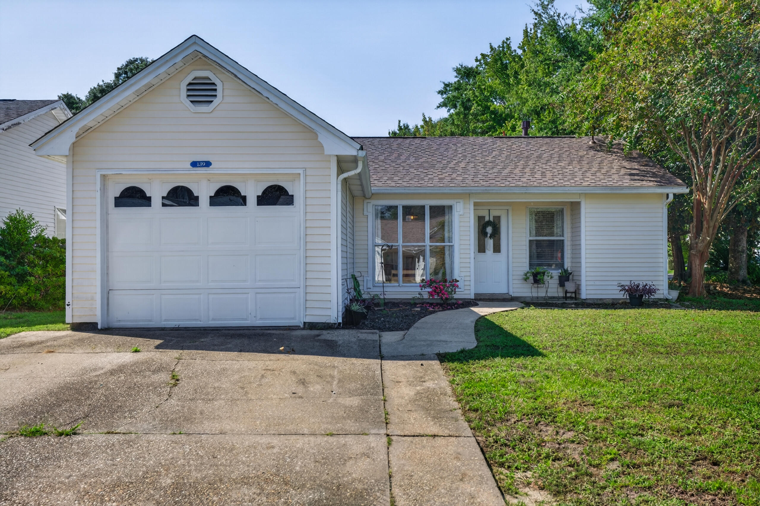 139 Midland Court — photo