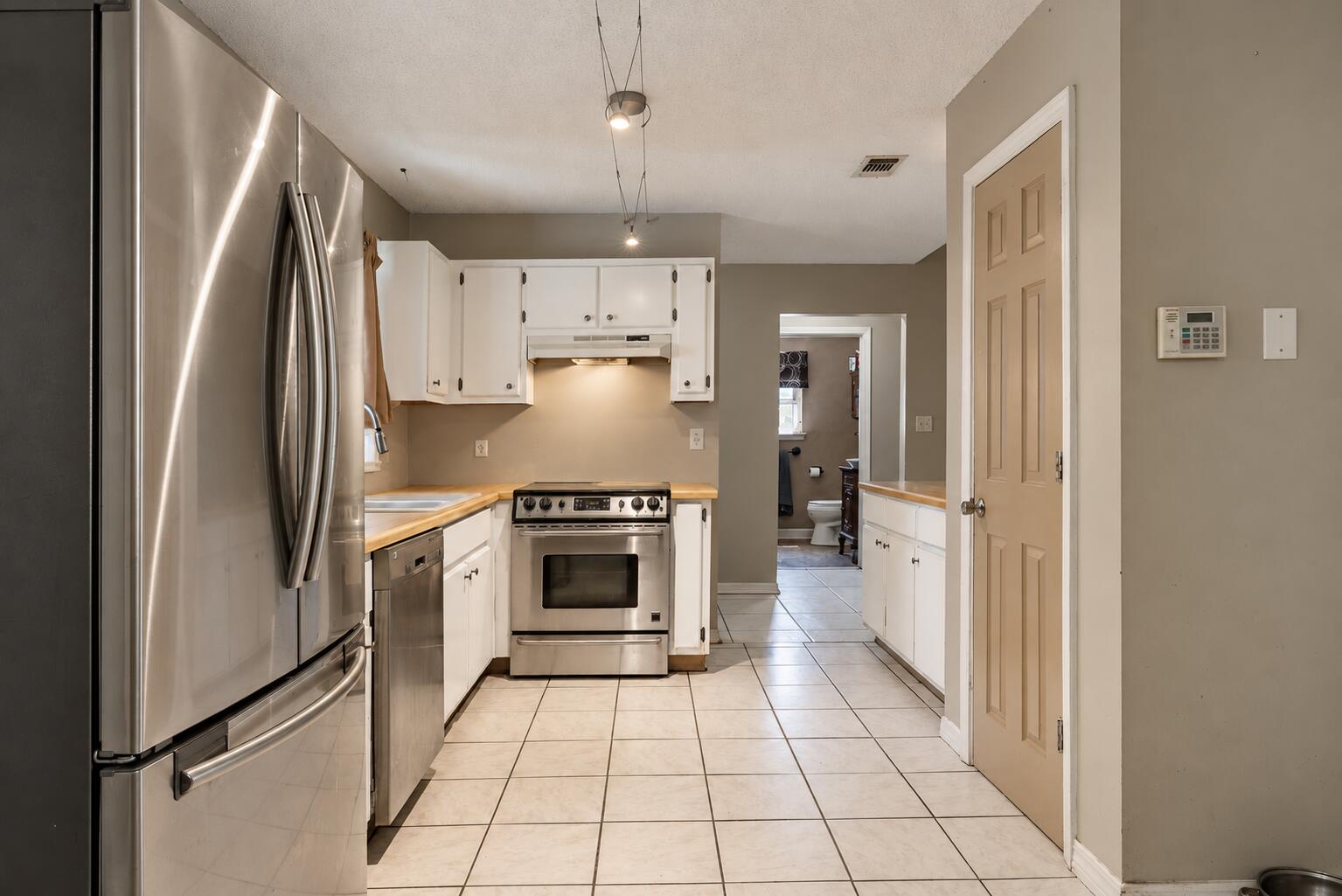 2005 Commodore Drive, Navarre, FL 32566 — photo 2