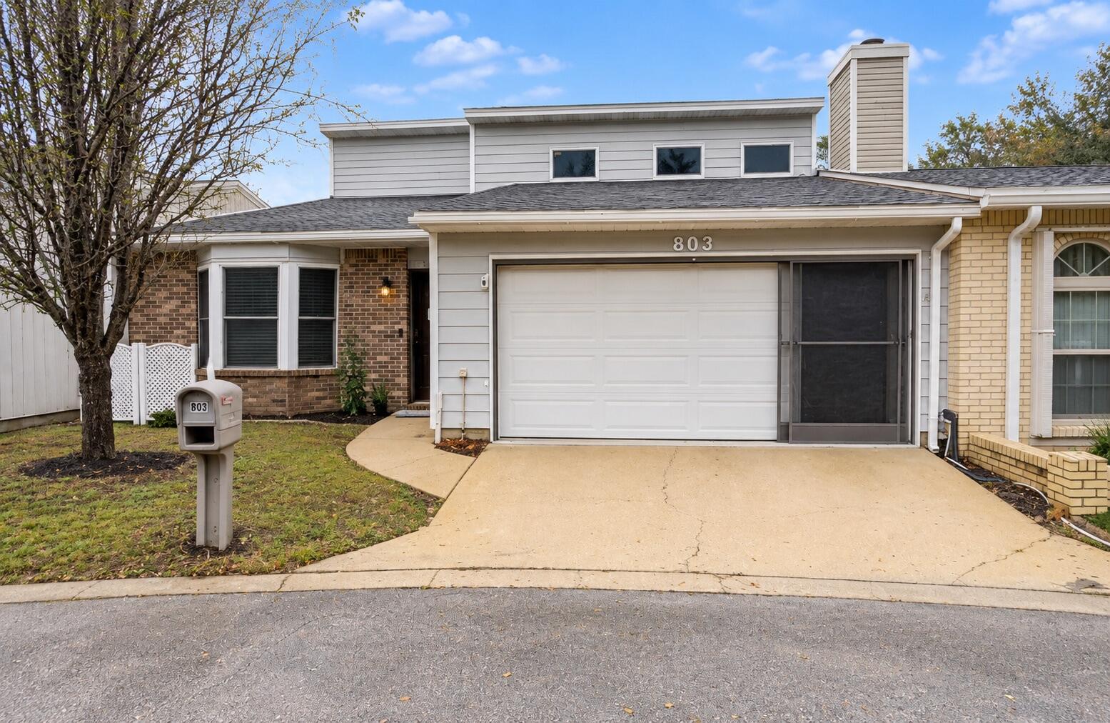 803 Holbrook Circle — photo