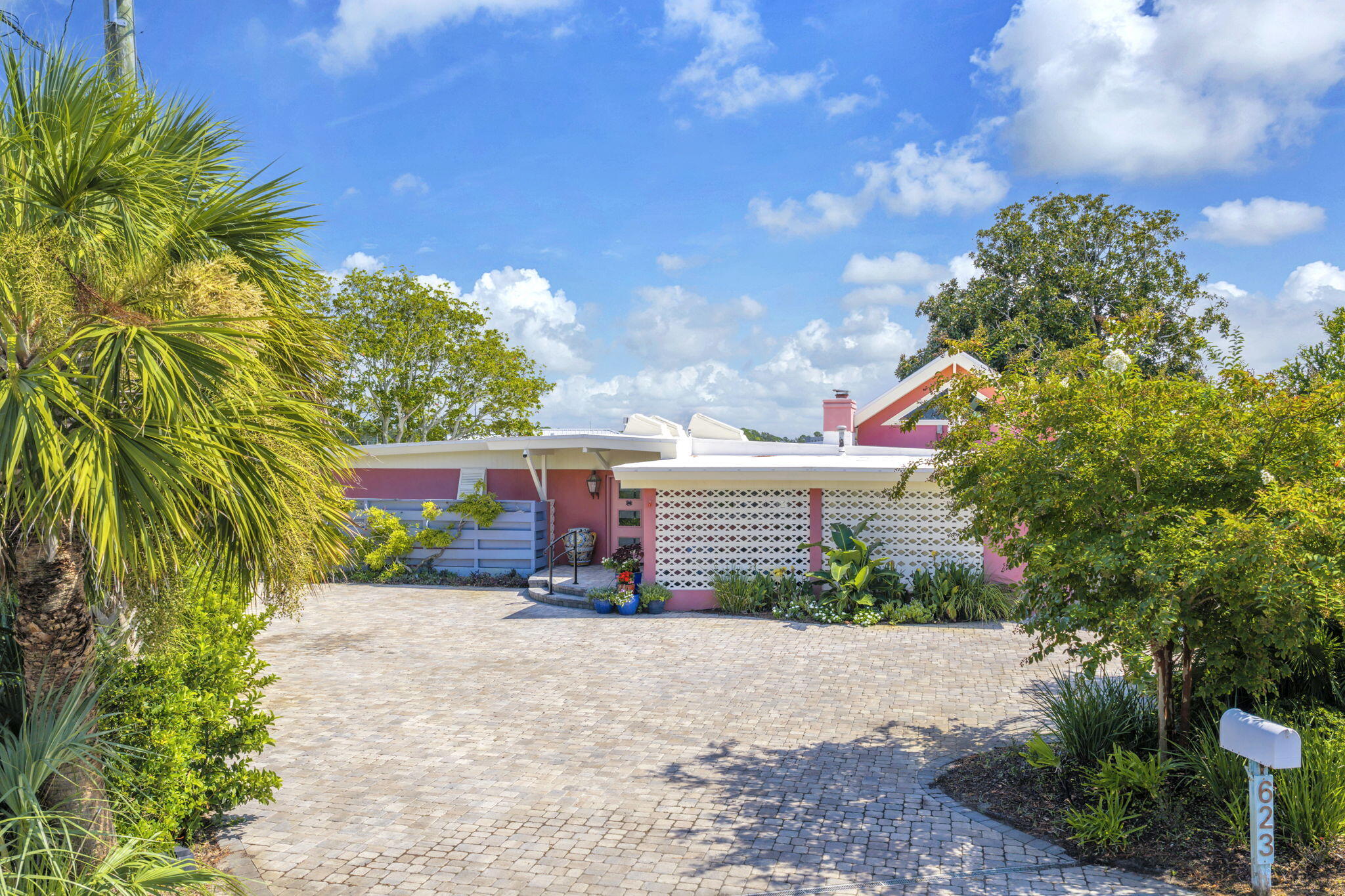 623 Pelican Drive — photo