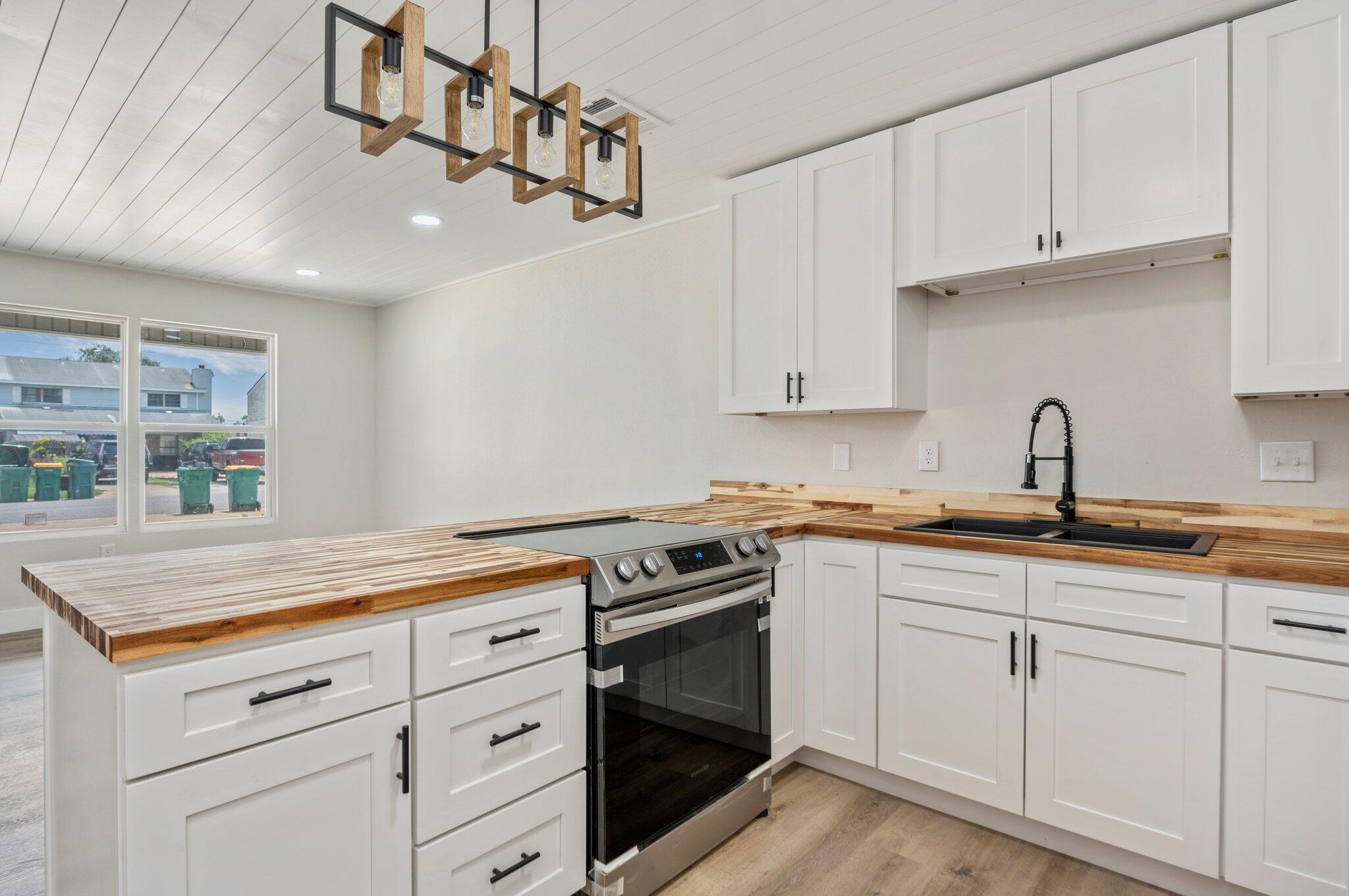 215 Ann Circle Unit 3 — photo