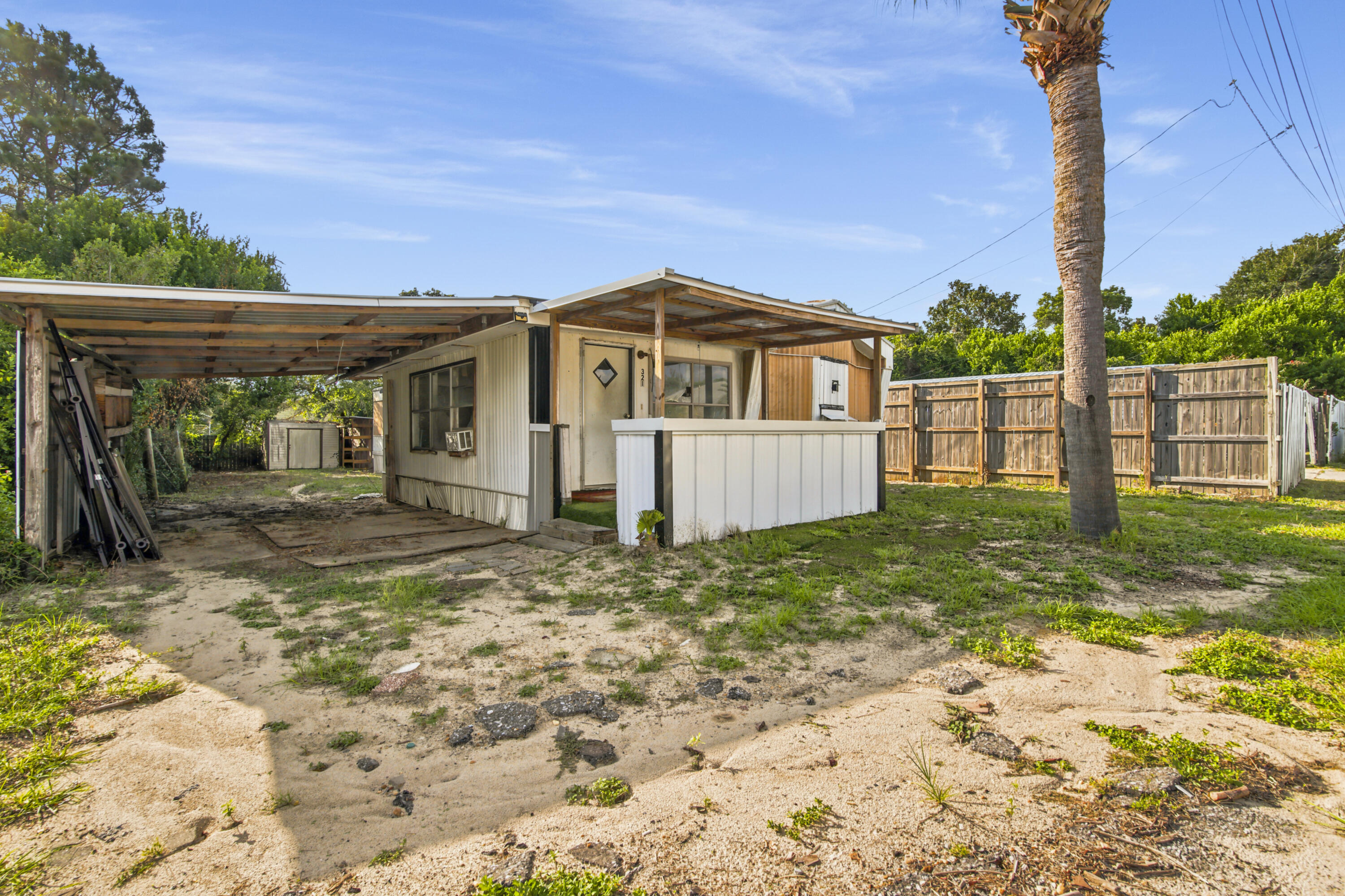 321 Palm Drive — photo