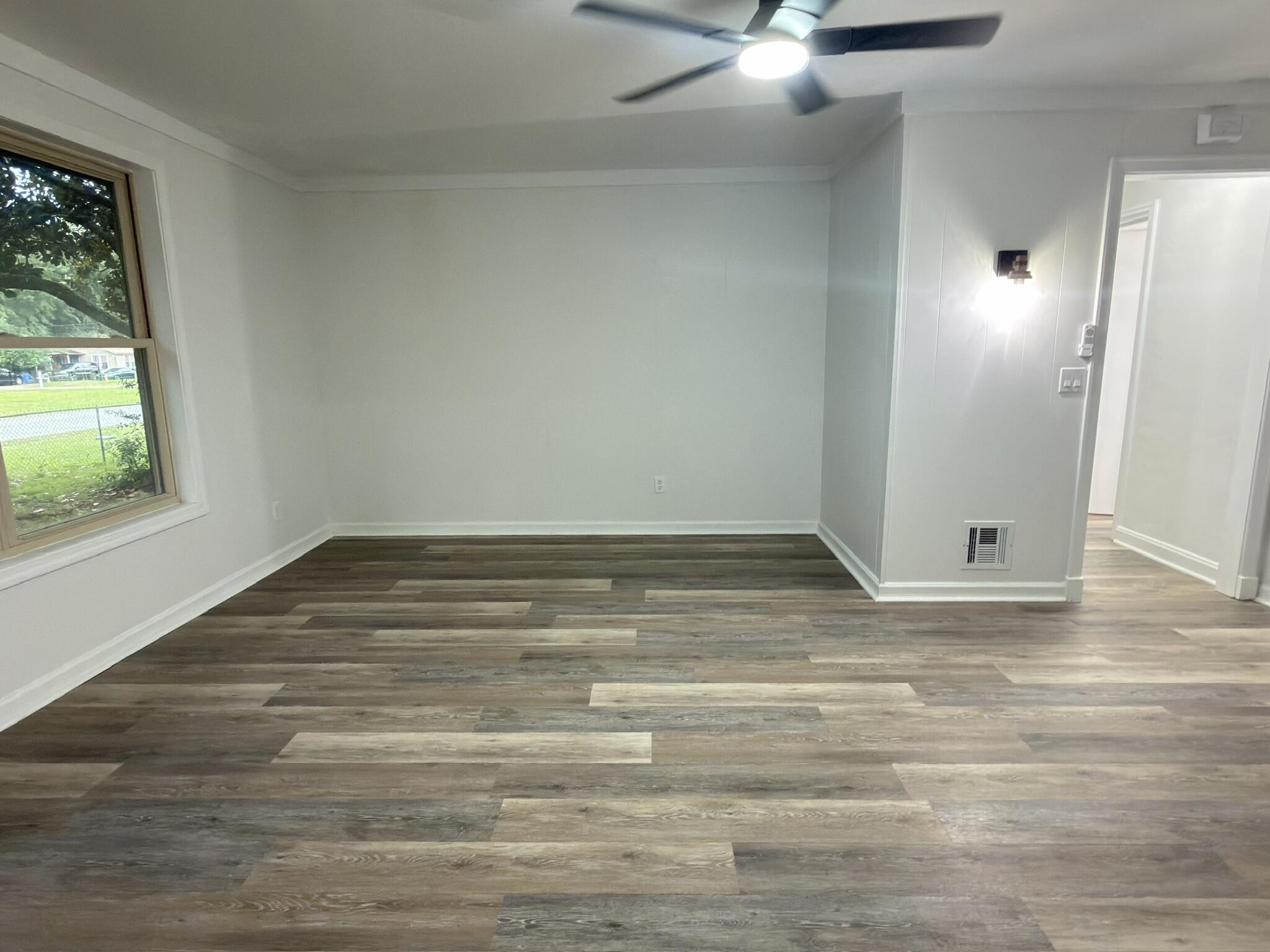 215 E 3rd Avenue, Crestview, FL 32536 — photo 3