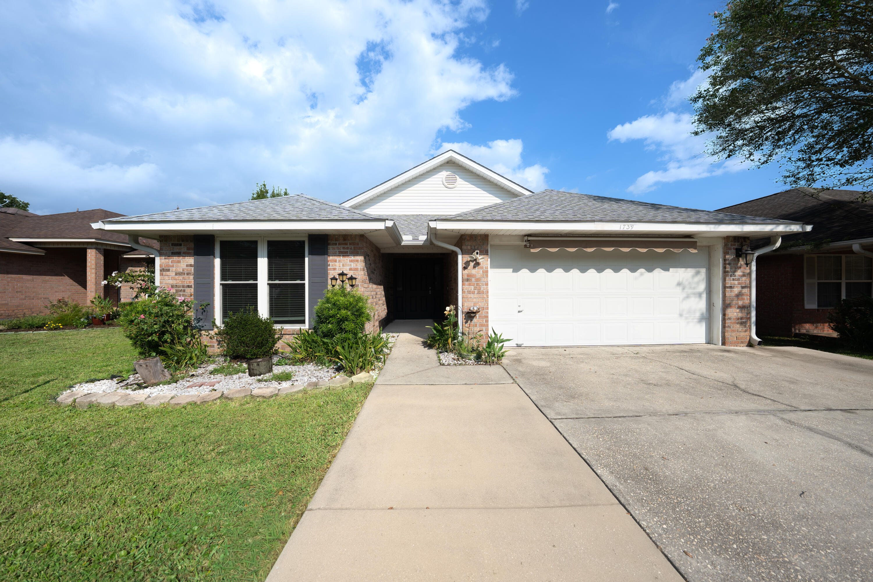 1739 Ivalea Circle — photo