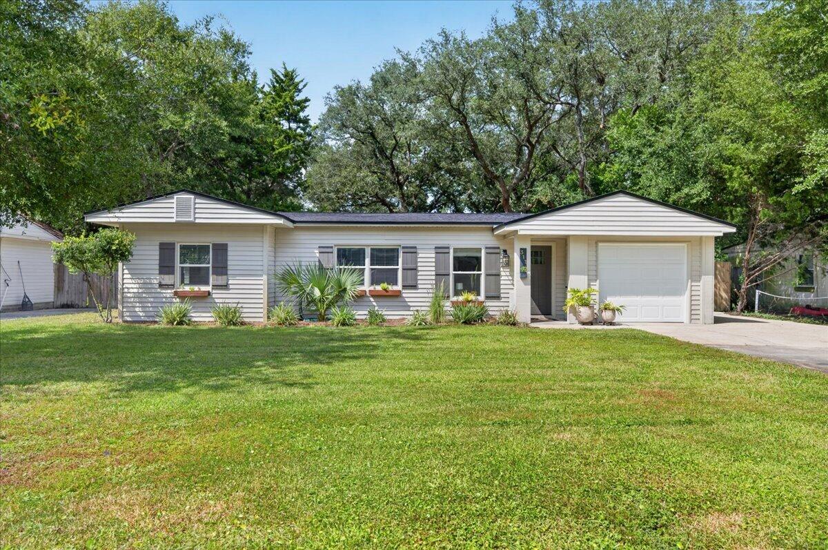 311 NE Gardner Drive — photo