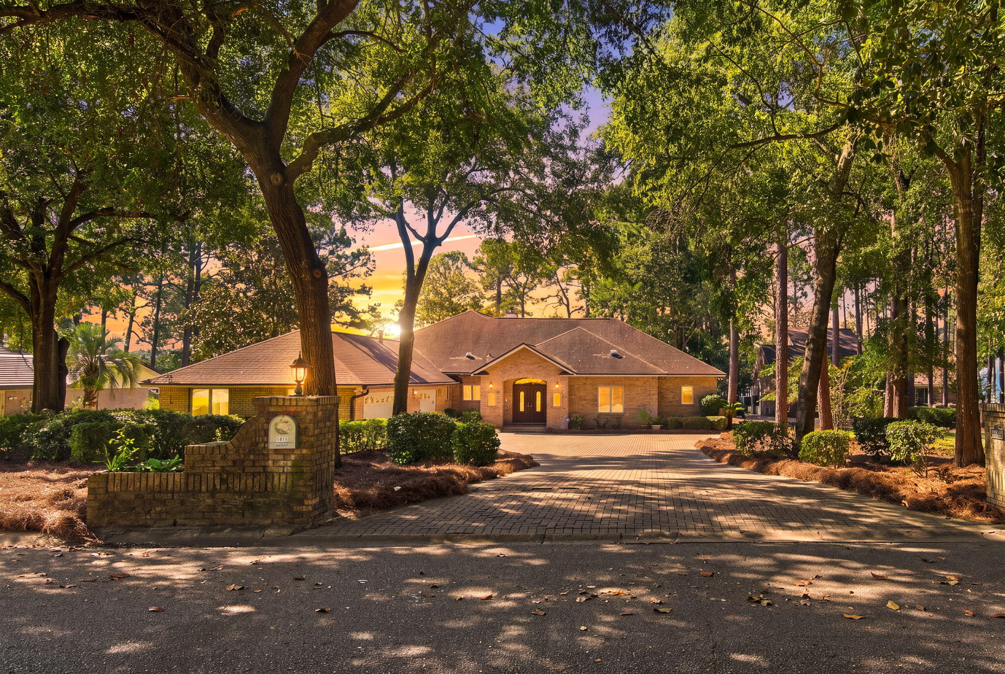 2422 Edgewater Drive — photo