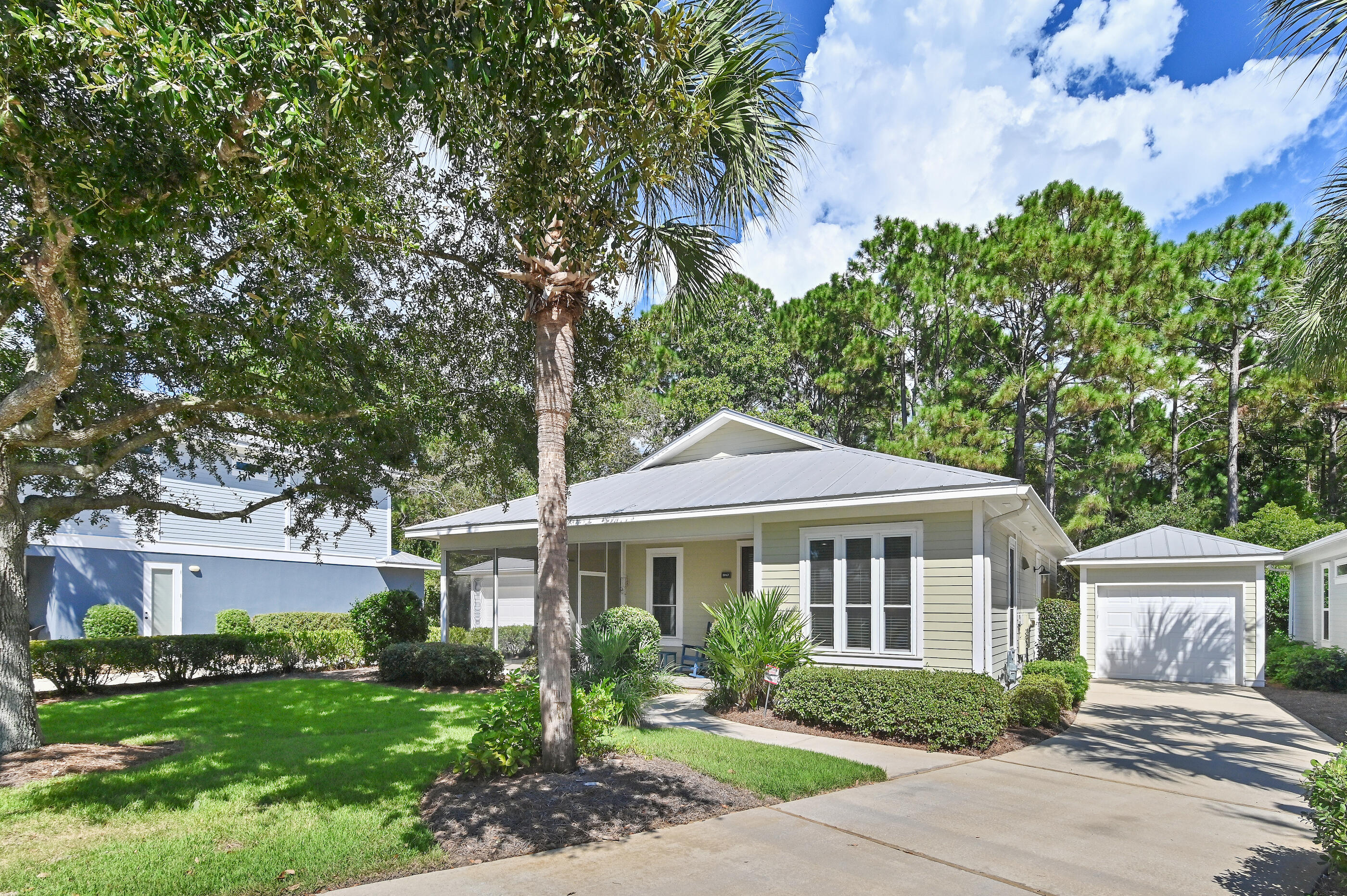 2047 Crystal Lake Drive — photo