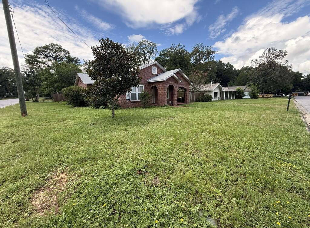 398 S Spring Street, Crestview, FL 32536 — photo 3