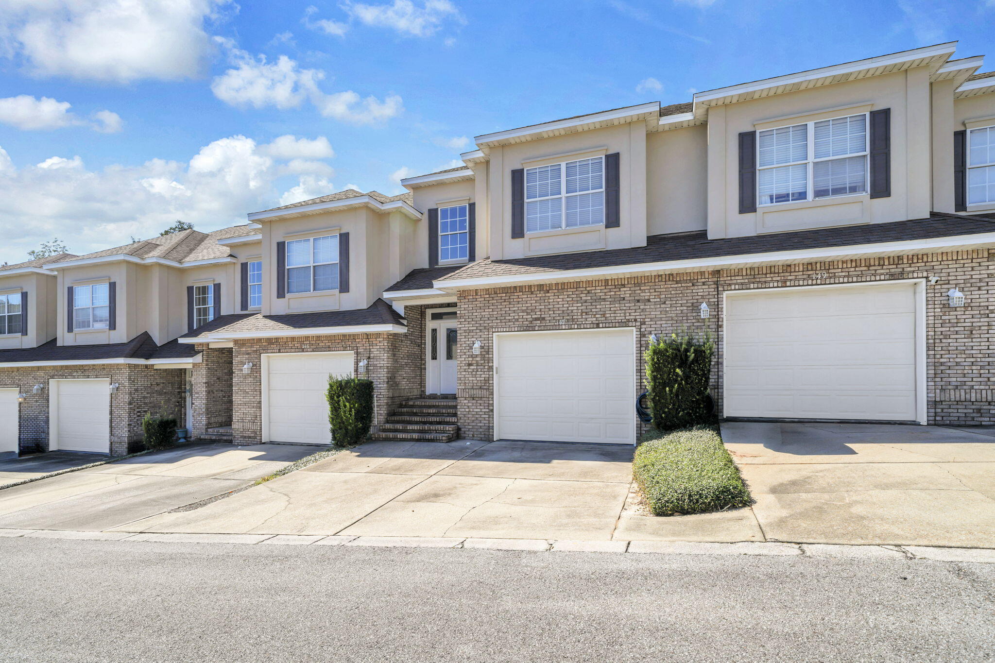 147 Big Oaks Lane — photo