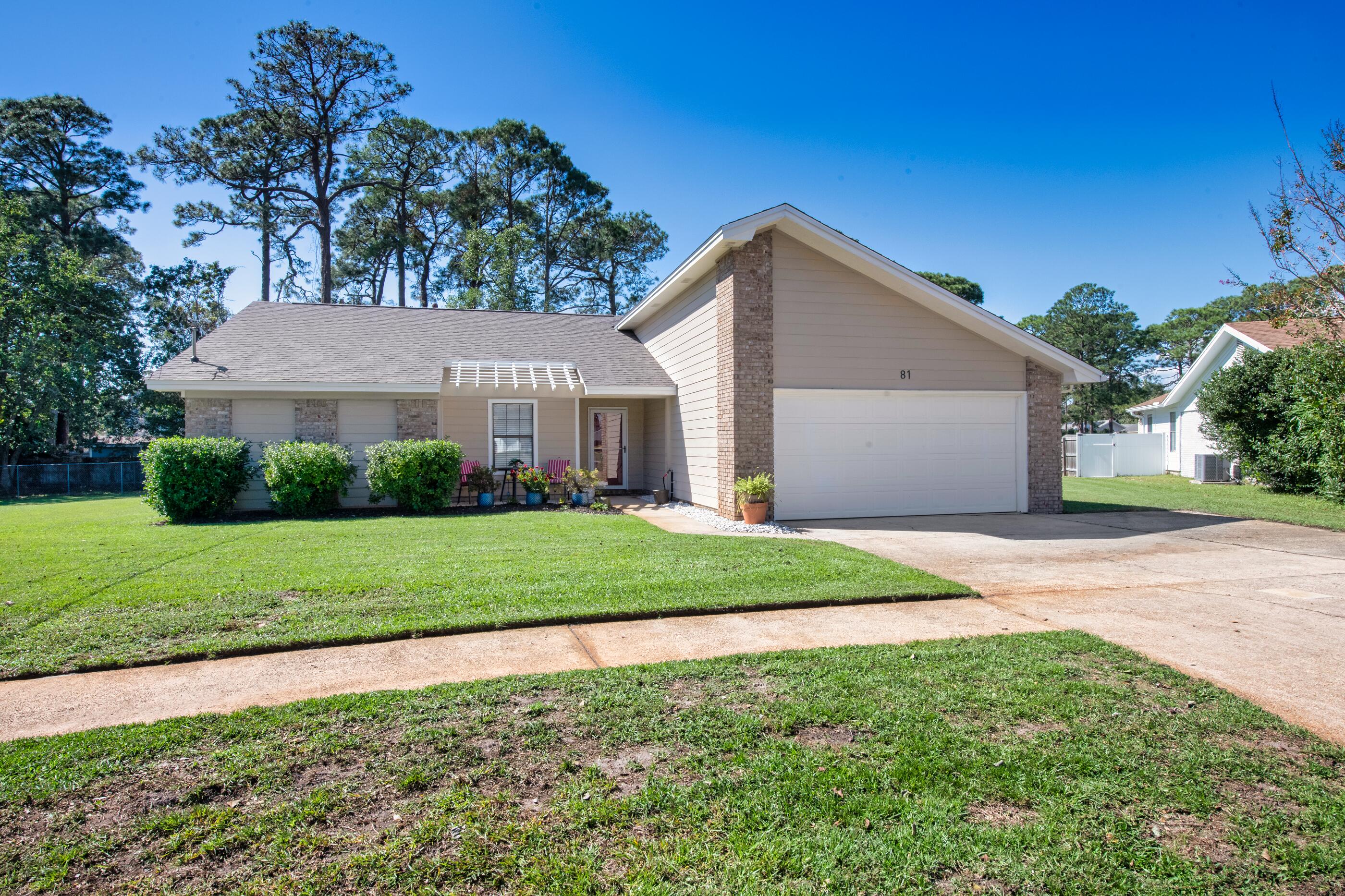 81 Paula Court — photo