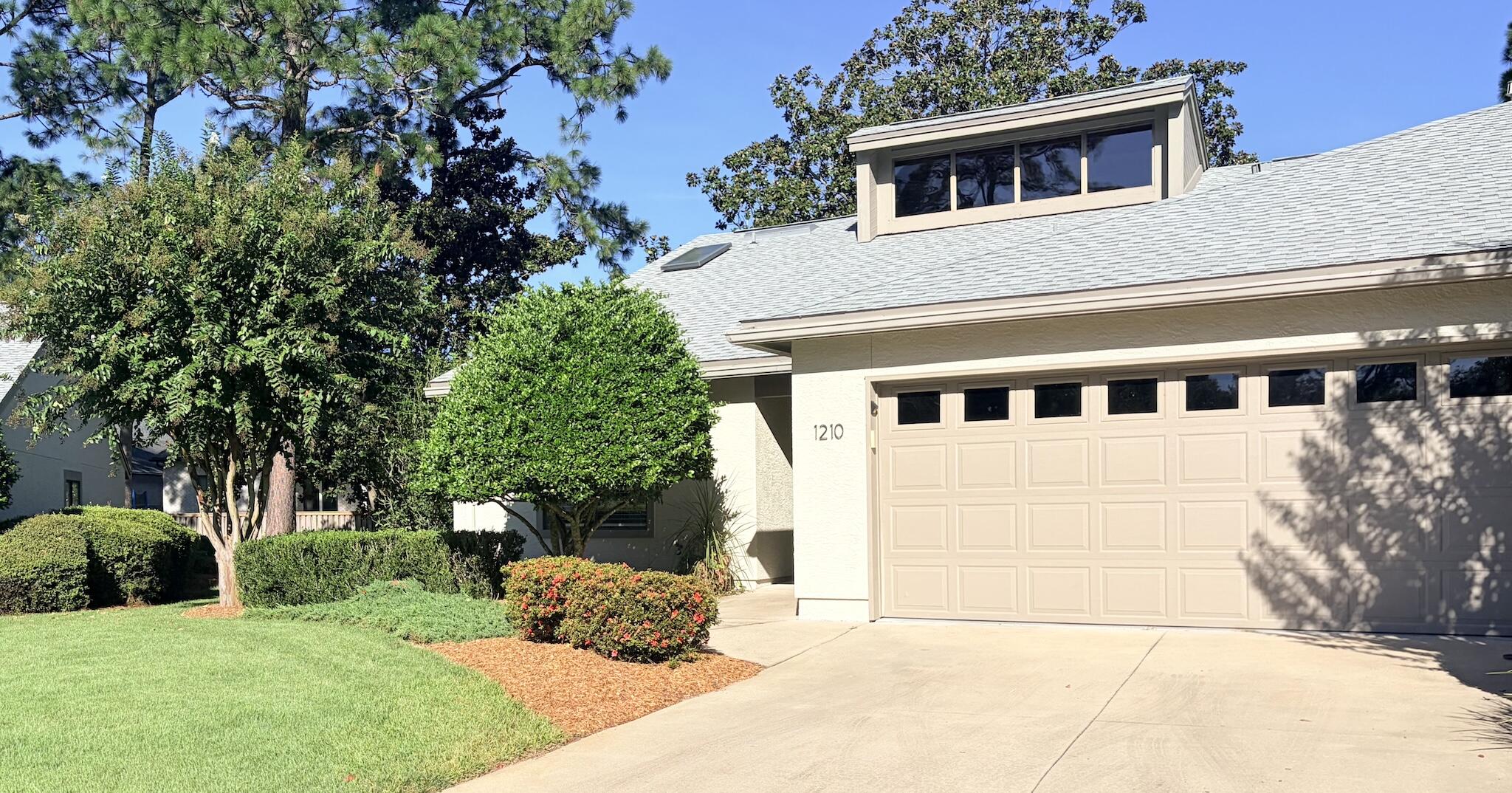 1210 Oakmont Drive Unit 1210 — photo