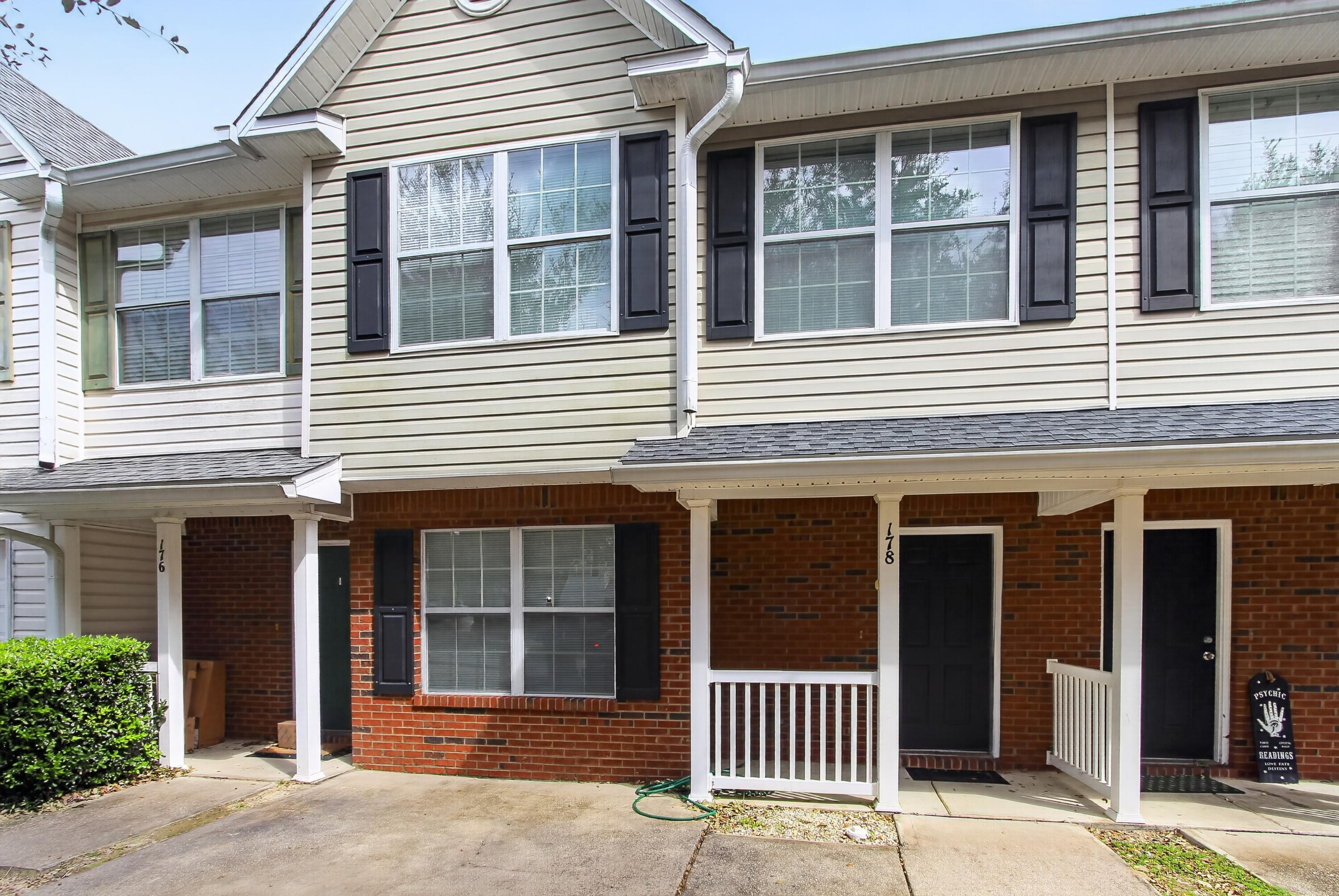 178 Swaying Pine Court — photo