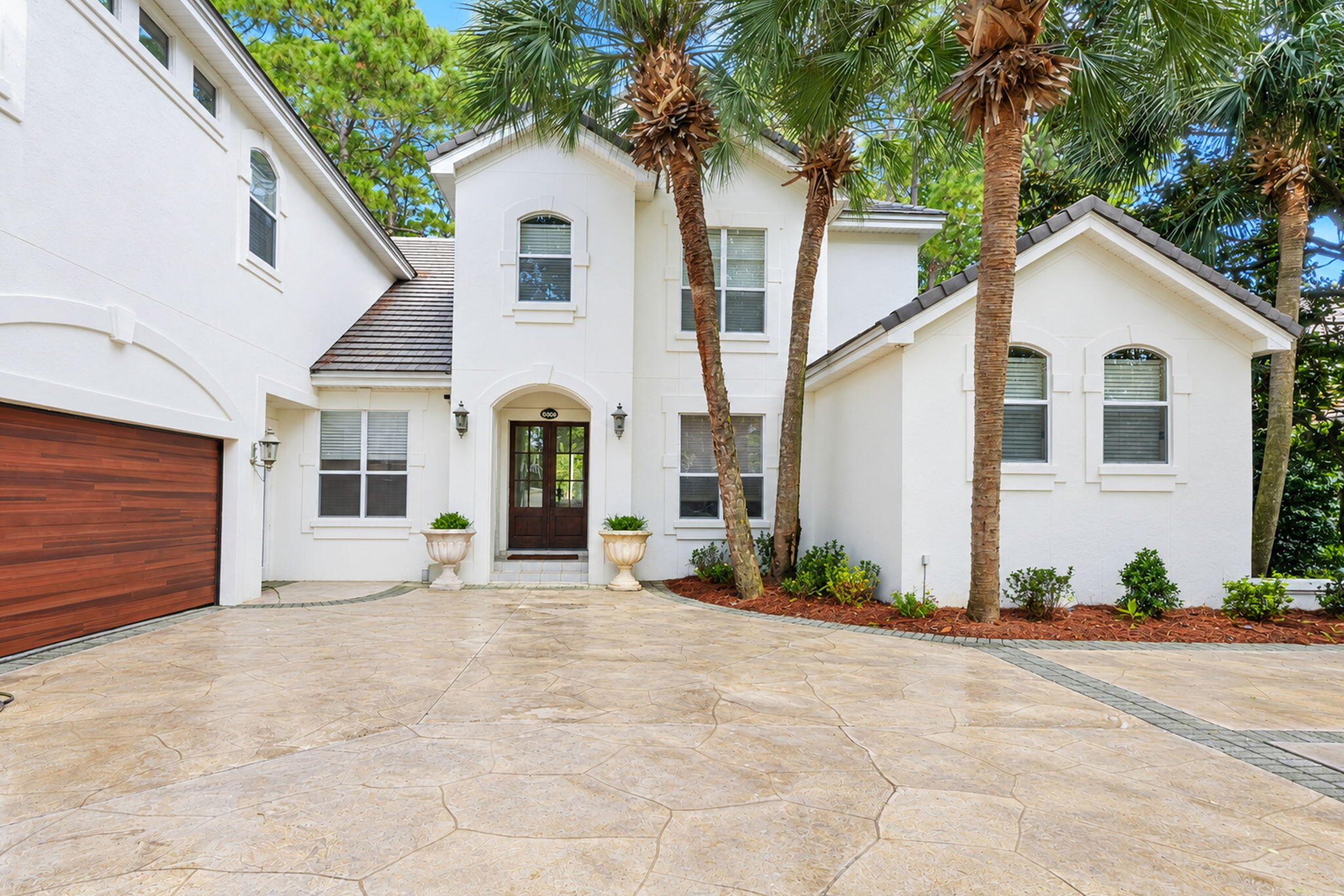 436 Admiral Court — photo