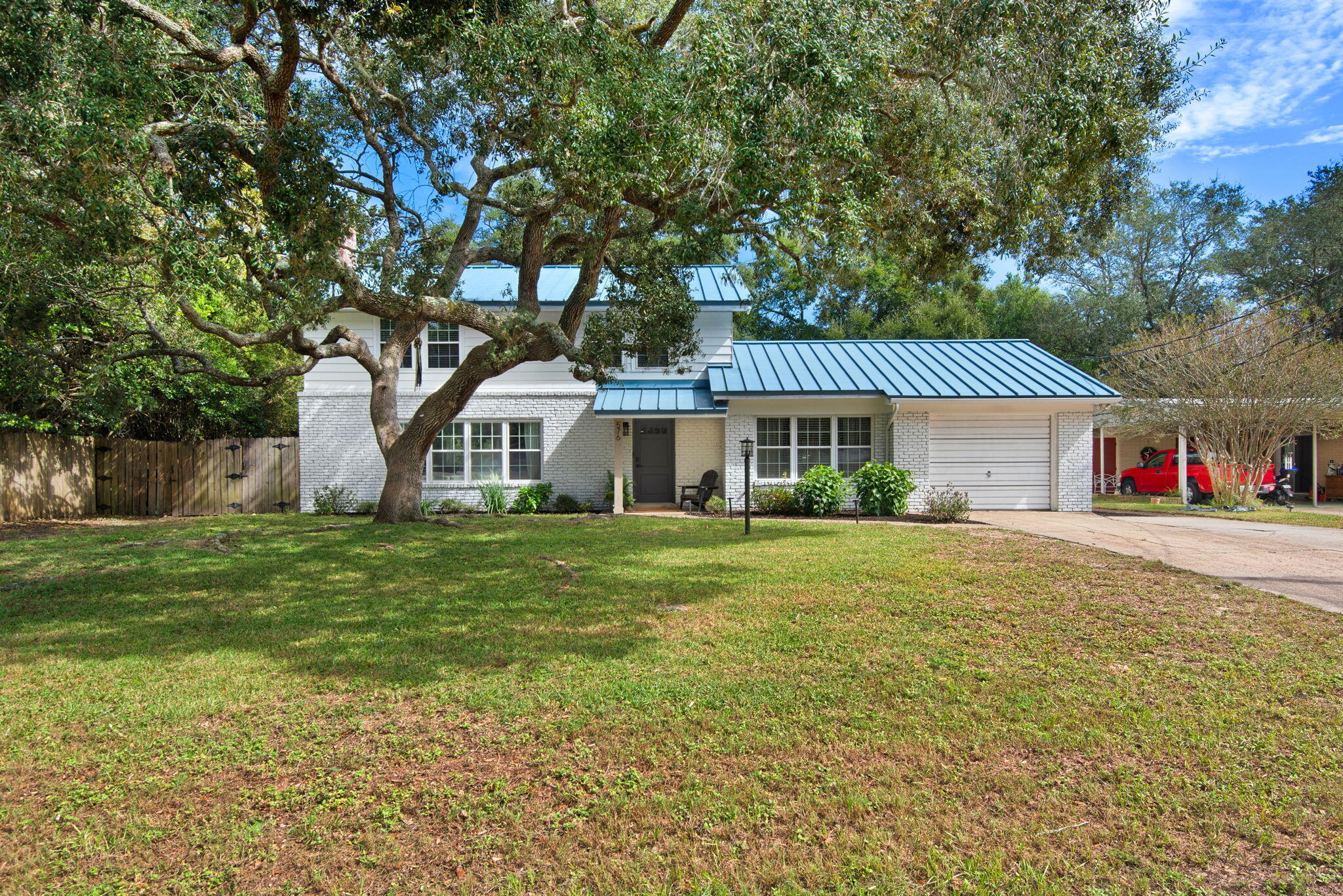 576 Pocahontas Drive — photo