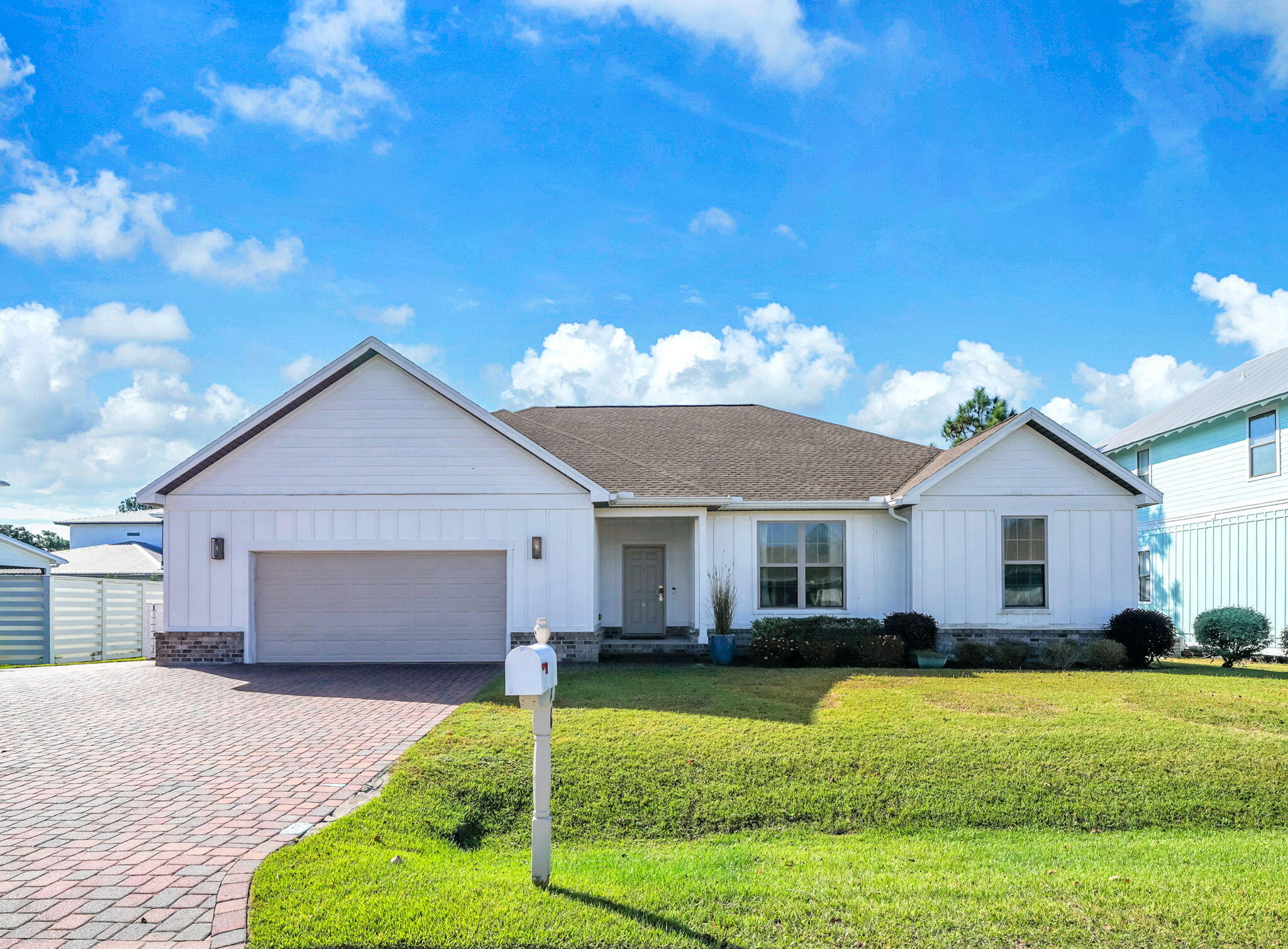 126 Tropical Breeze Drive — photo