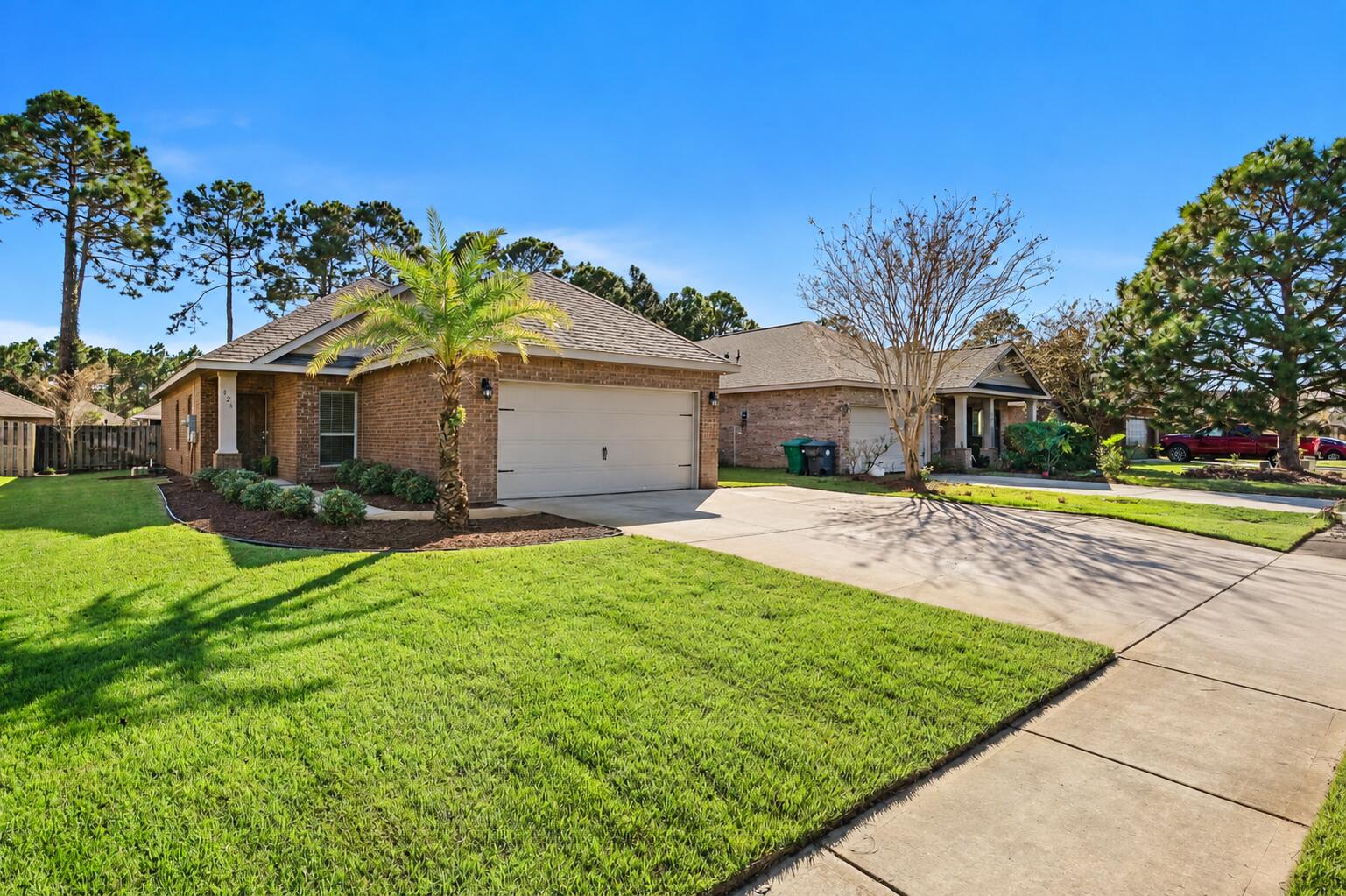 426 Pin Oak Loop — photo