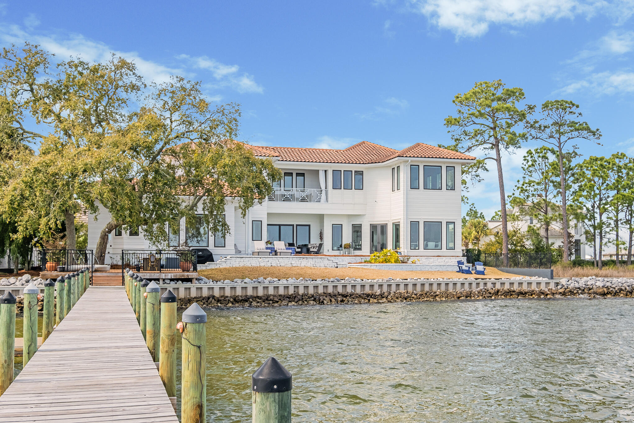 1807 Driftwood Point Road — photo