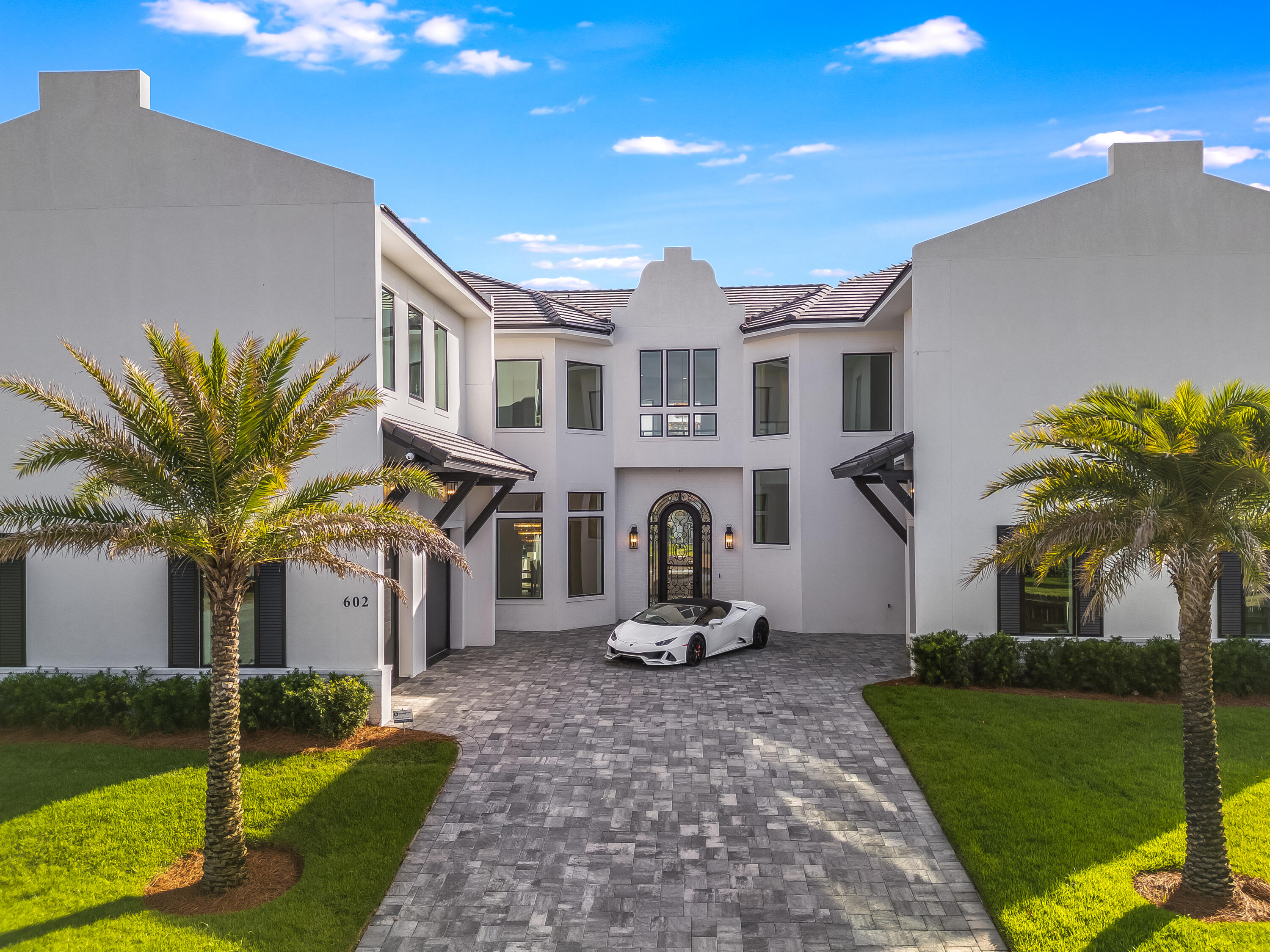 602 Lagoon Drive — photo
