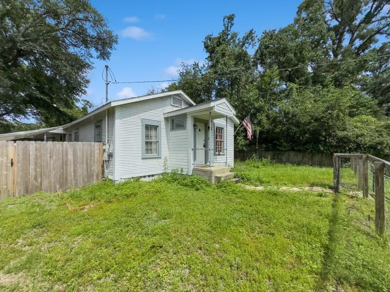 383 N Booker Street — photo