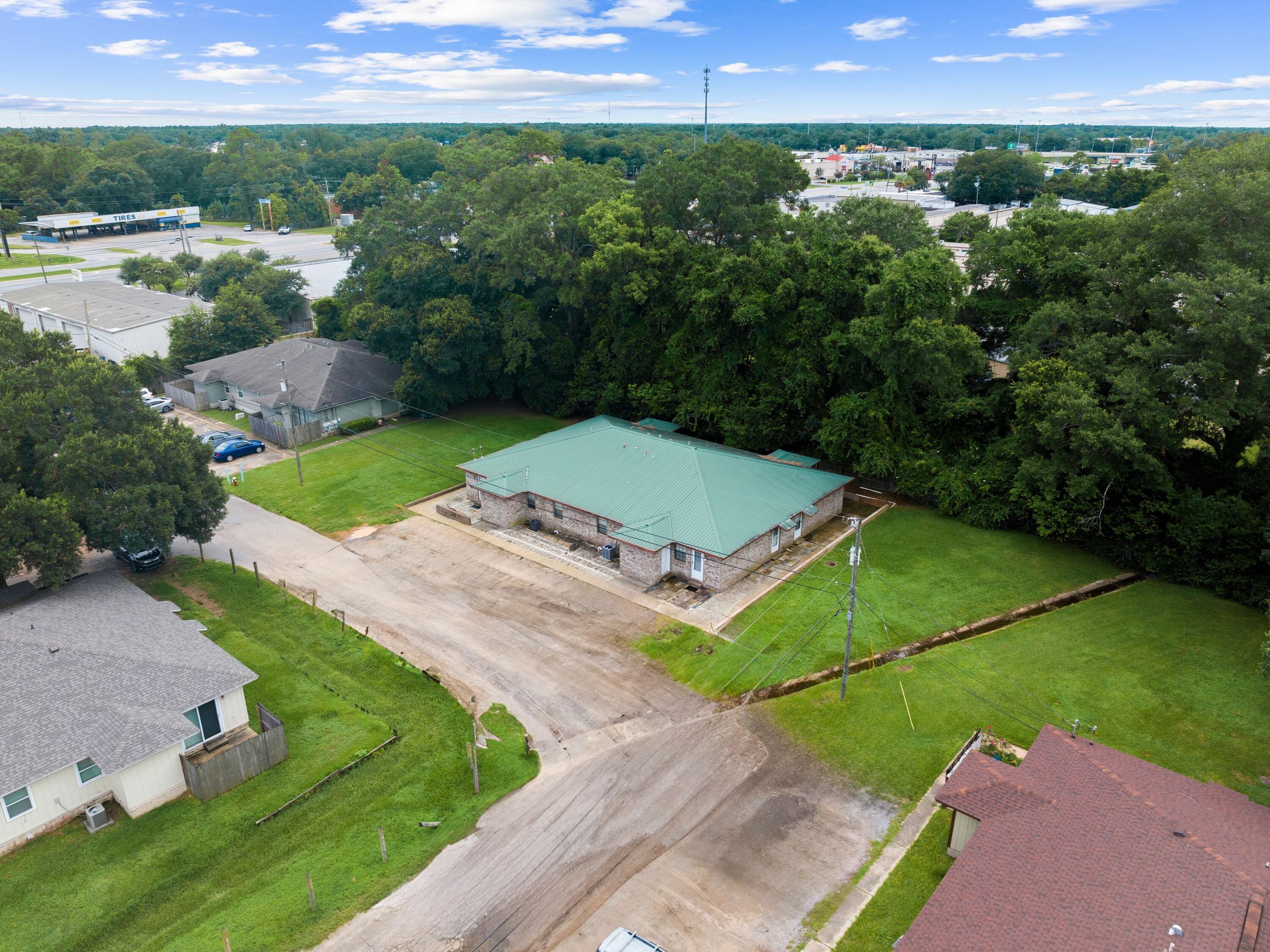 130 E Nine Mile Road Road 5-8 — photo