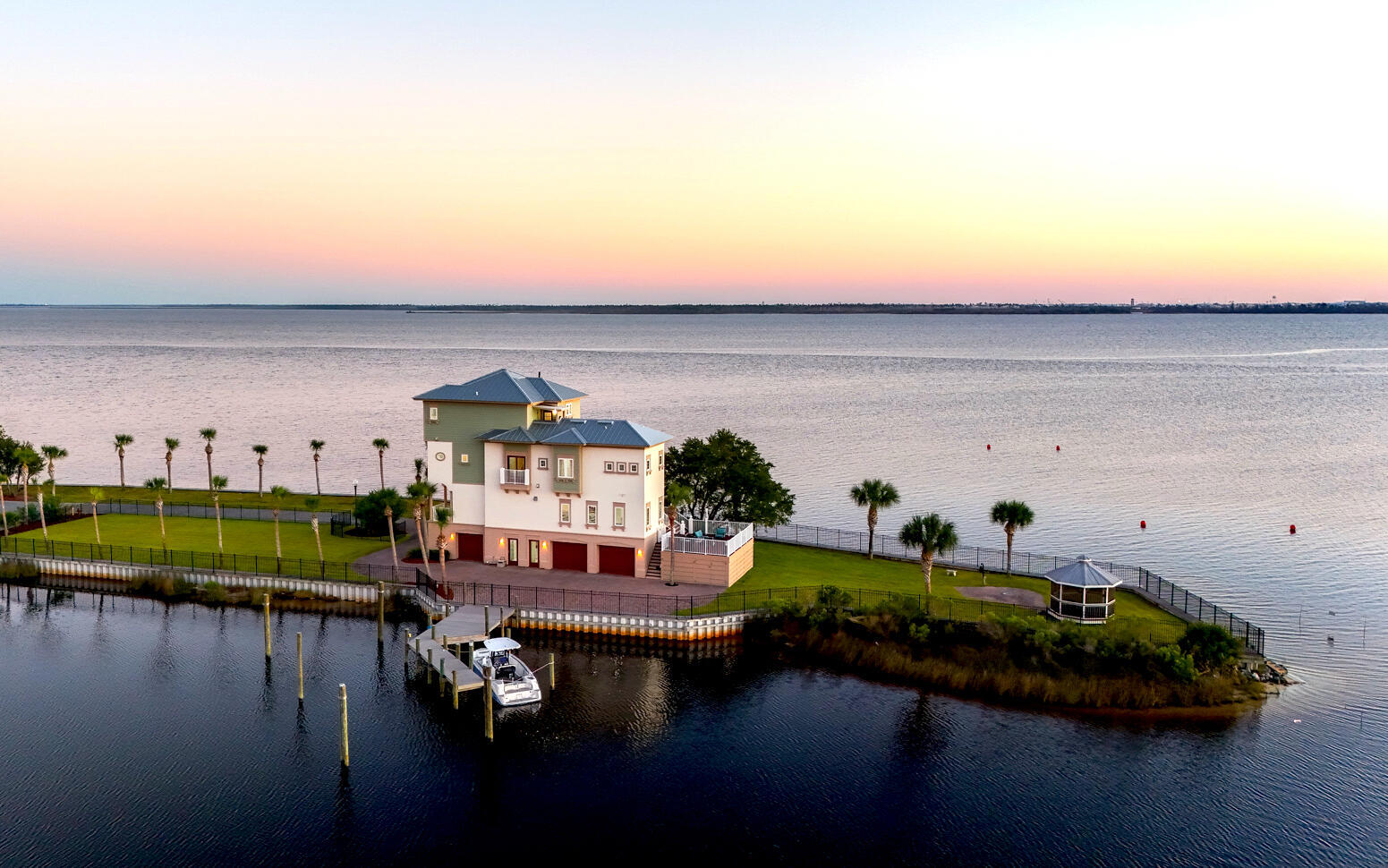 6701 Yacht Club Drive — photo