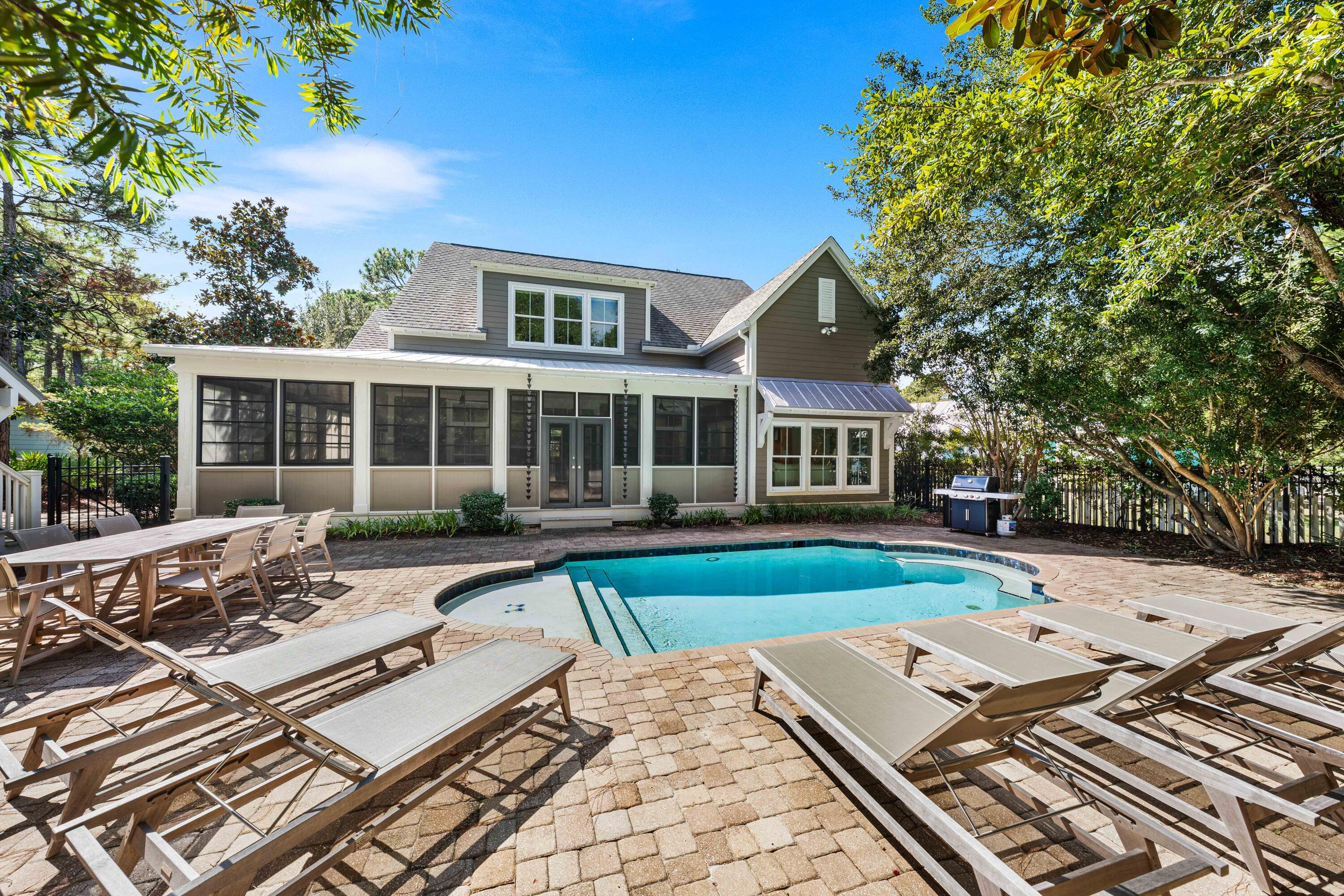 392 Wood Beach Drive — photo