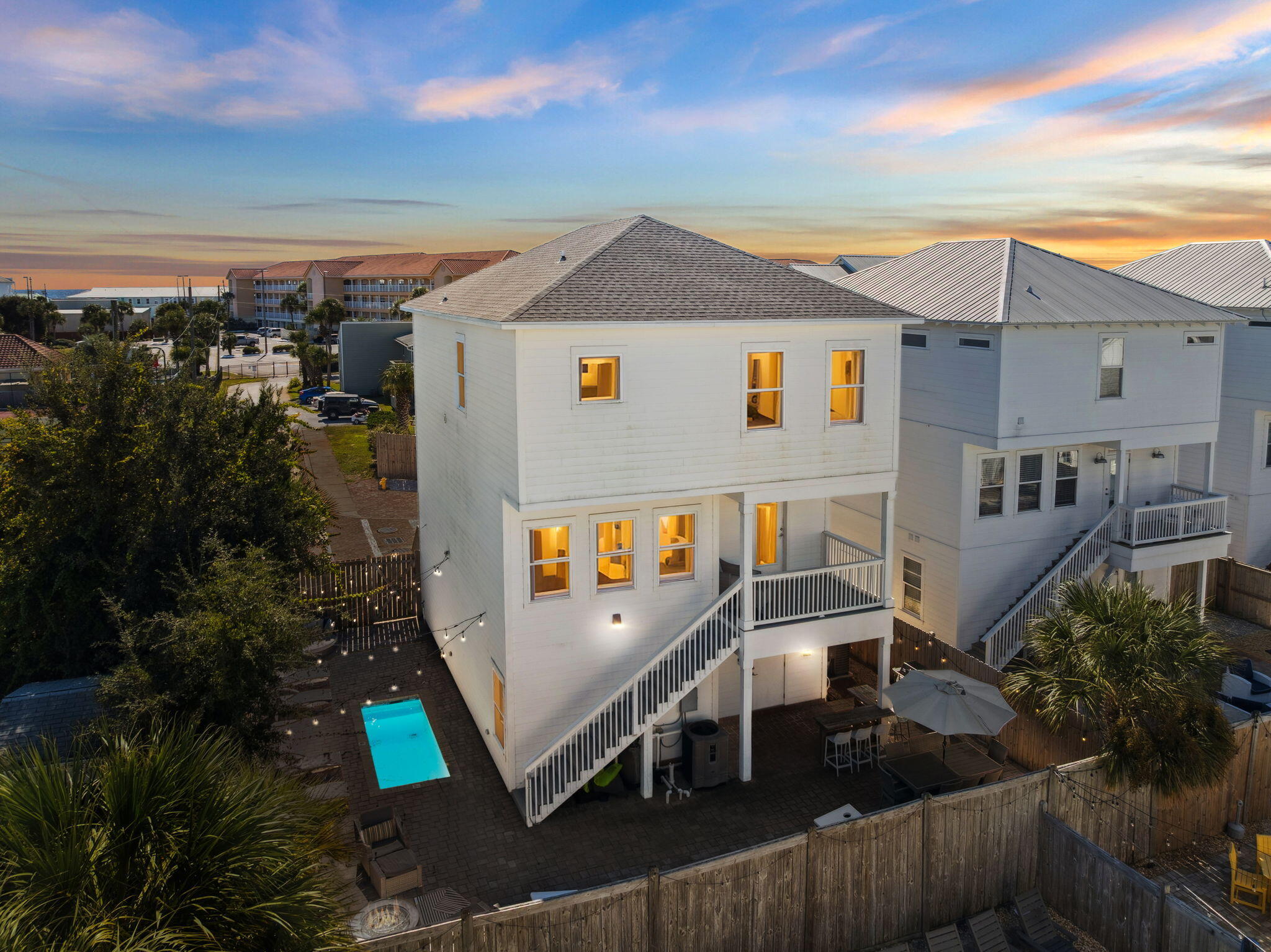 10 Blue Surf Lane — photo