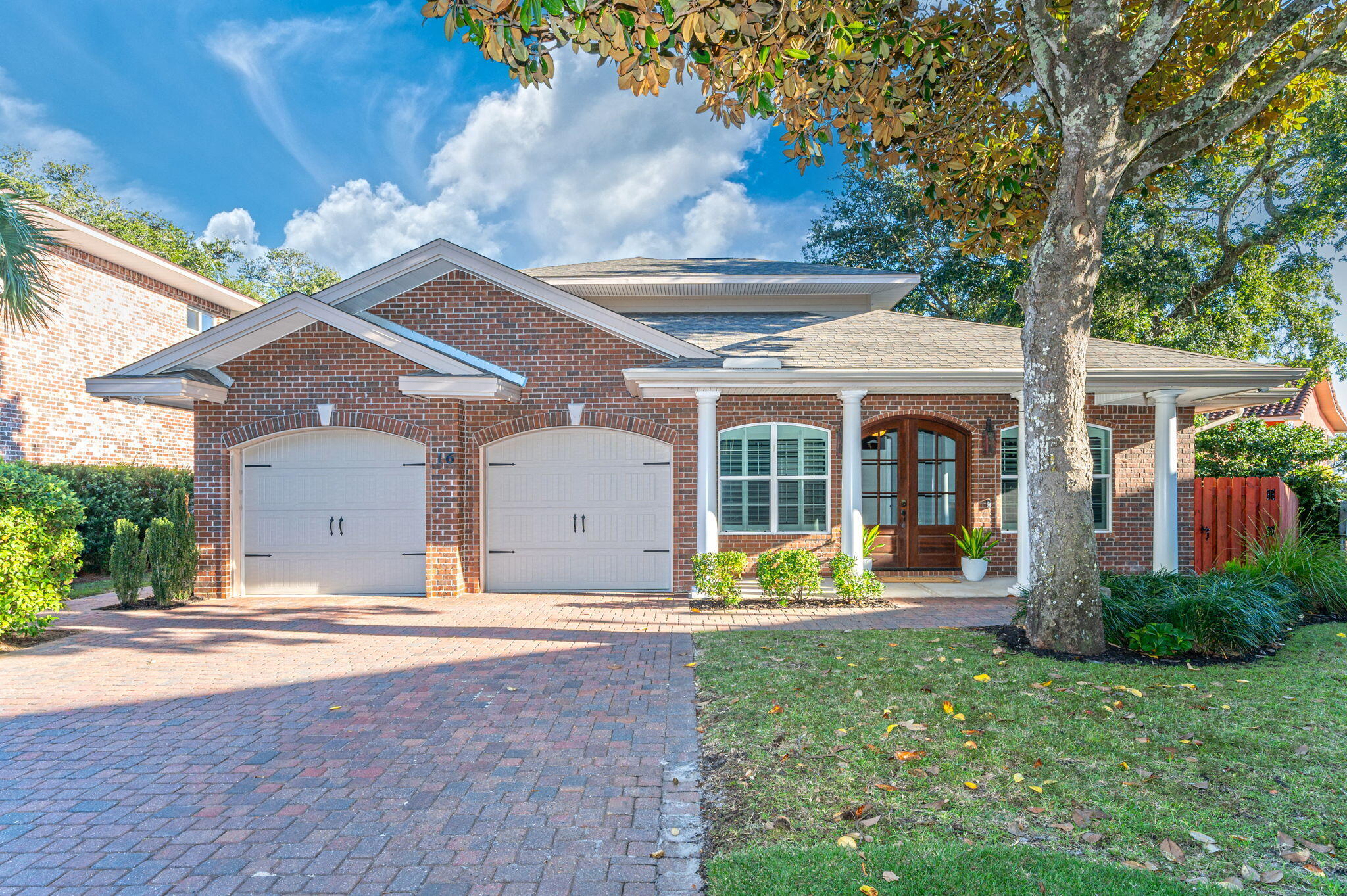 16 Plantation Oaks Drive — photo