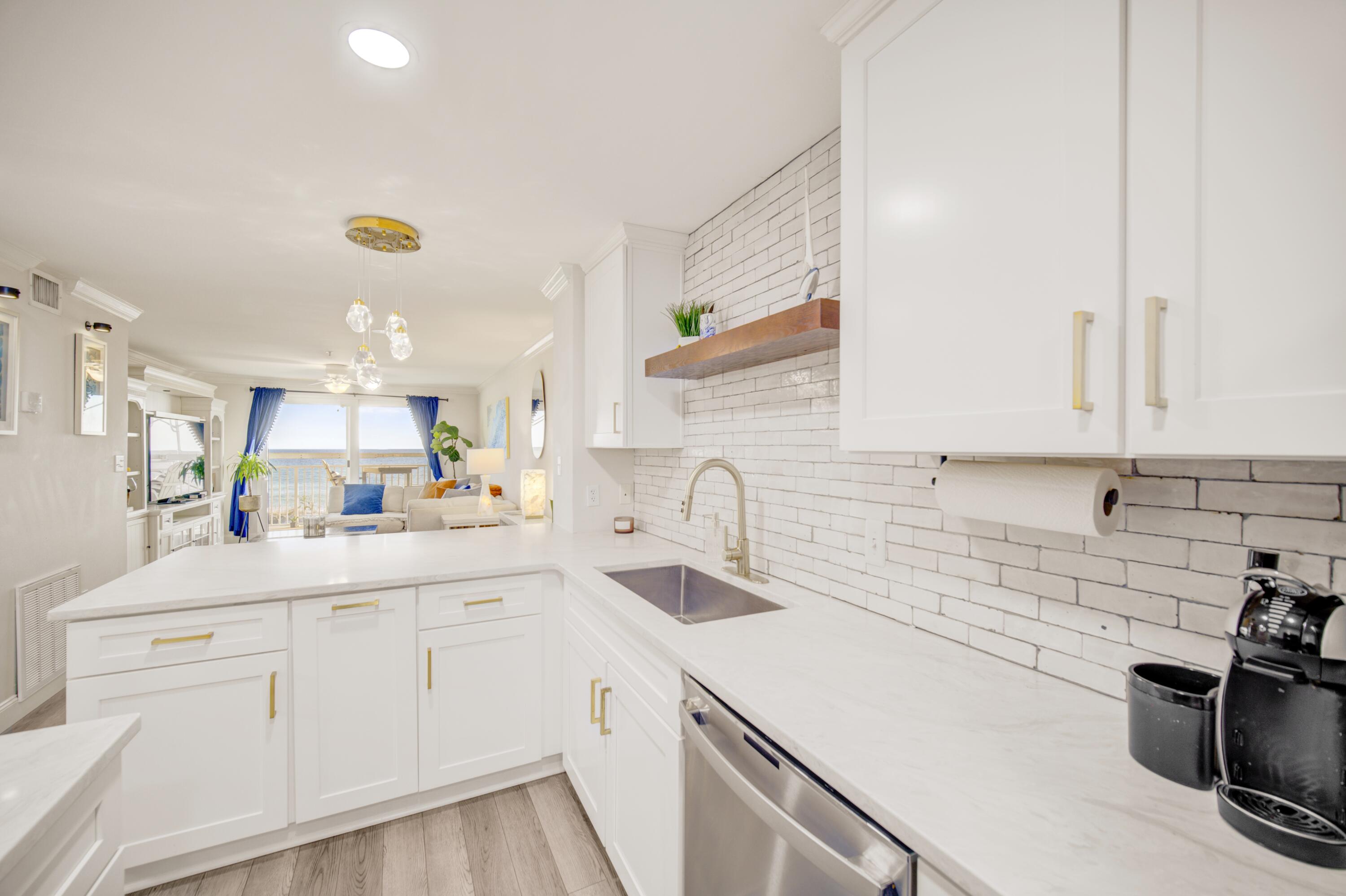 670 Nautilus Court 202 — photo