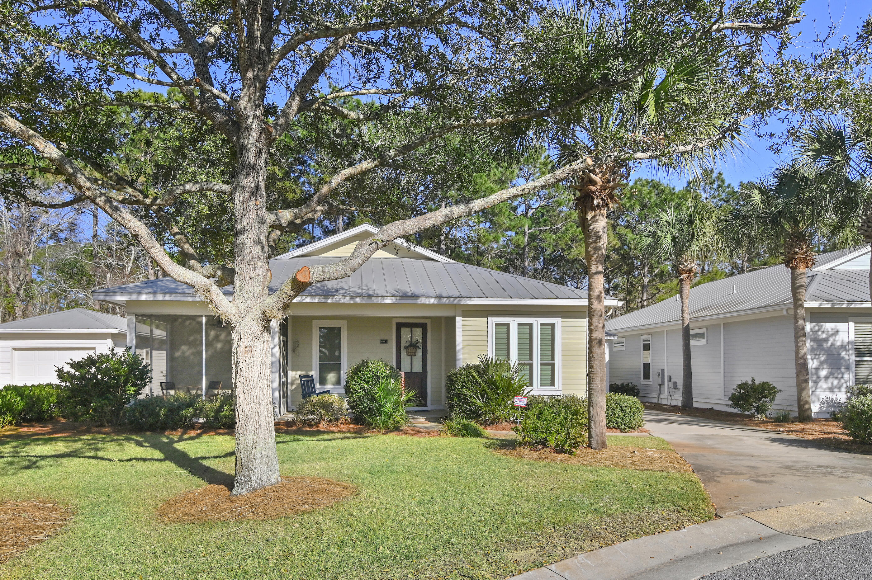 2047 Crystal Lake Drive — photo