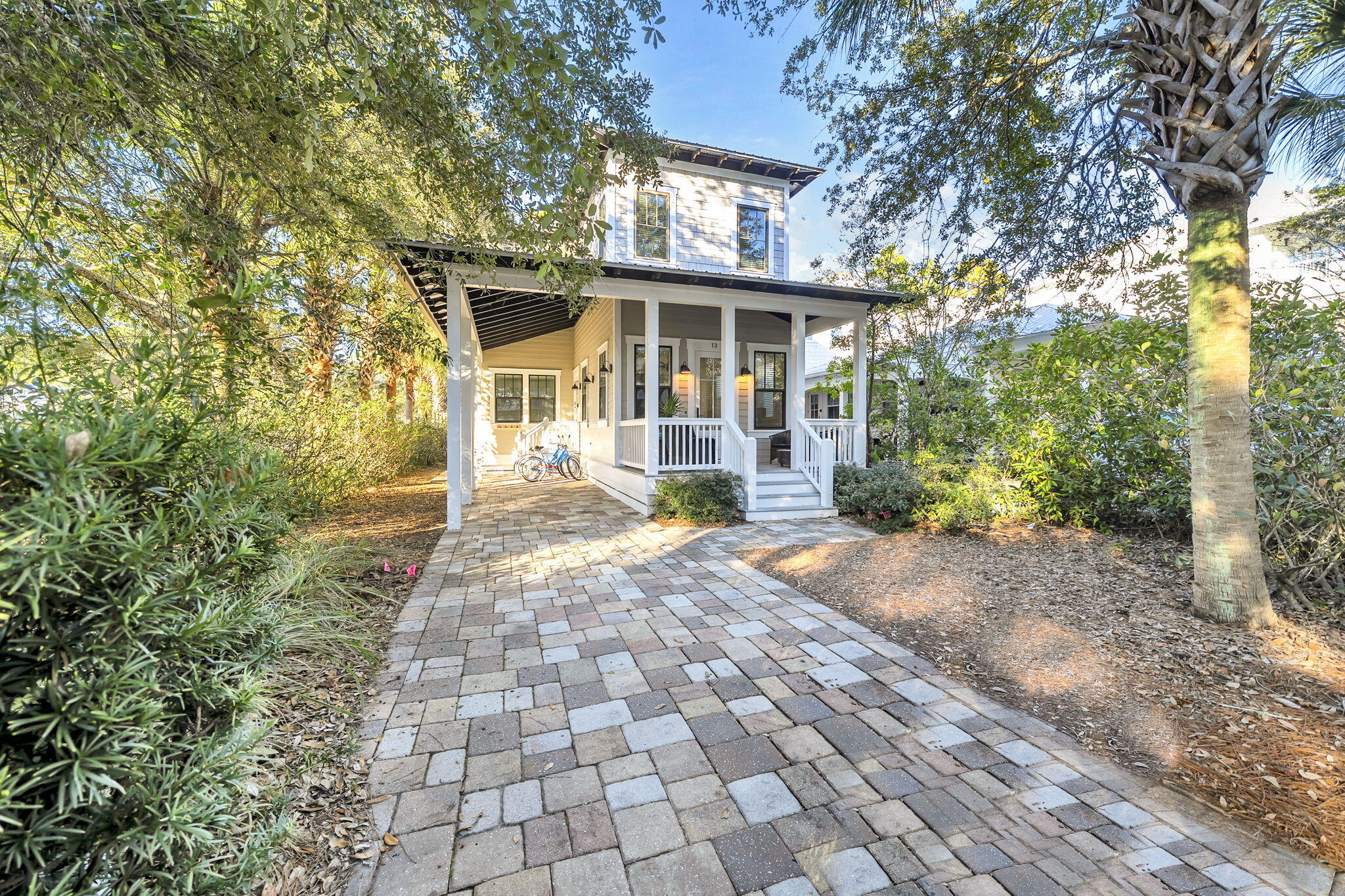 13 Eastern Lake Court — photo