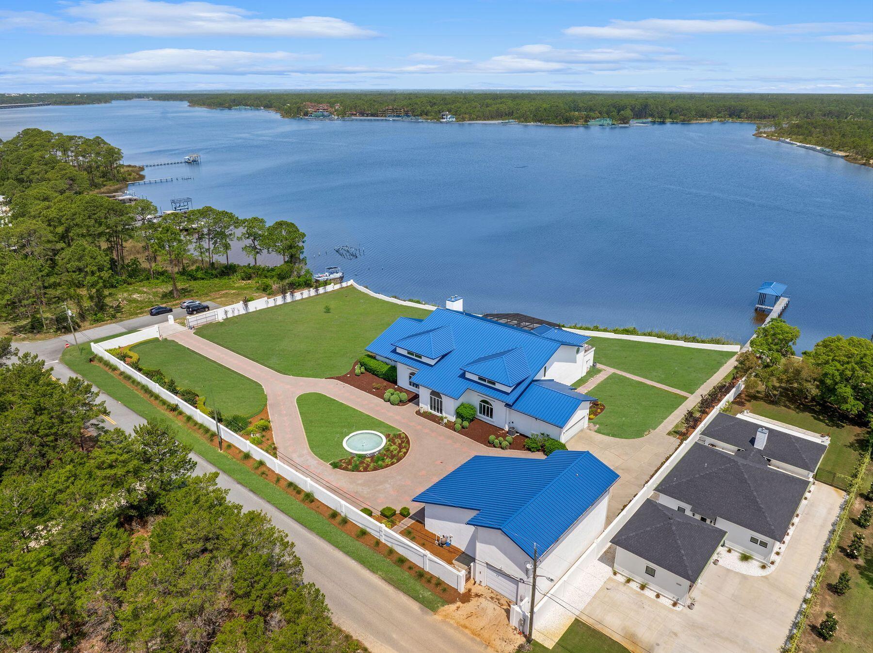 820 Gulf View Drive — photo