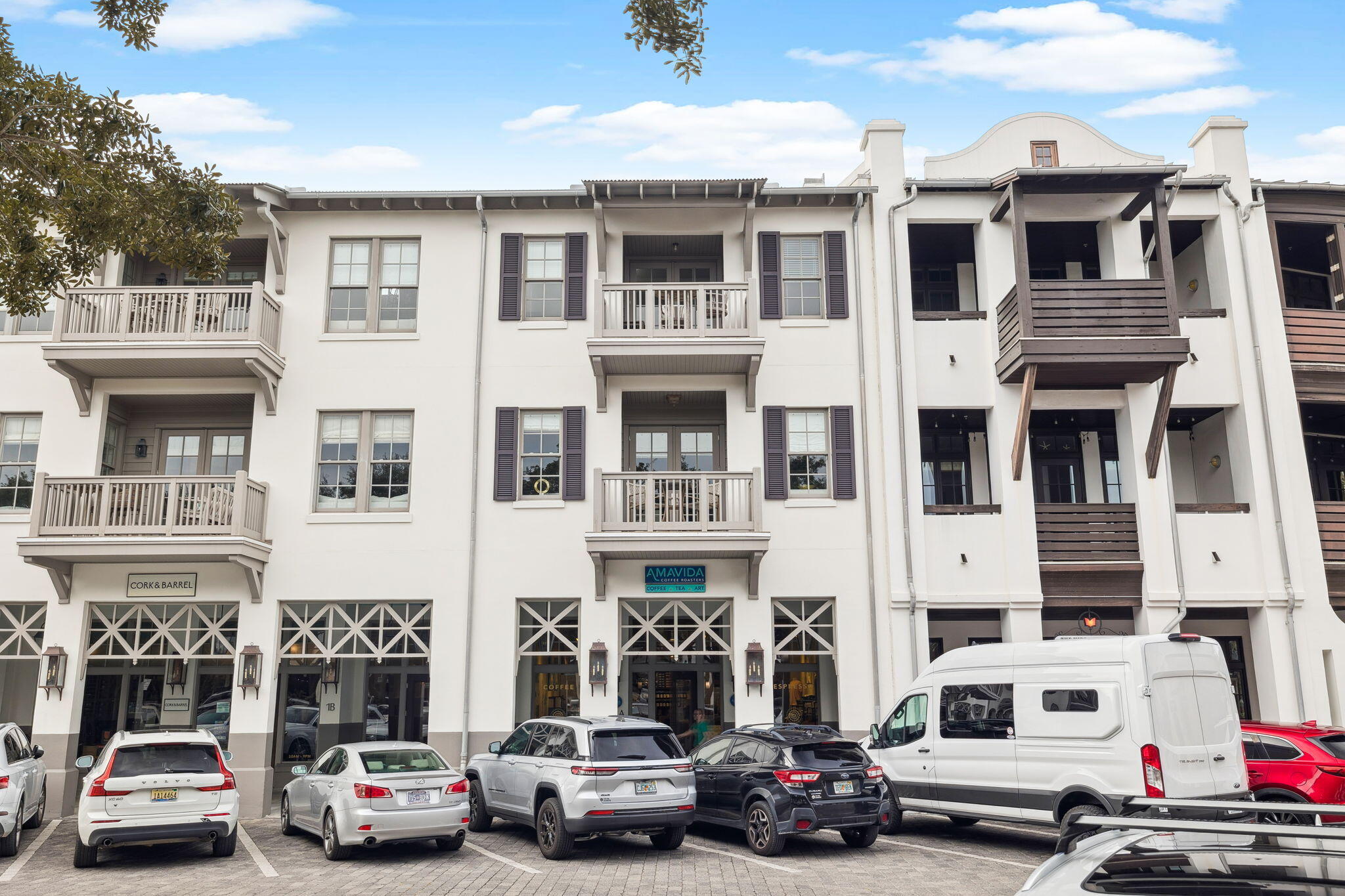 104 N Barrett Square 2a — photo