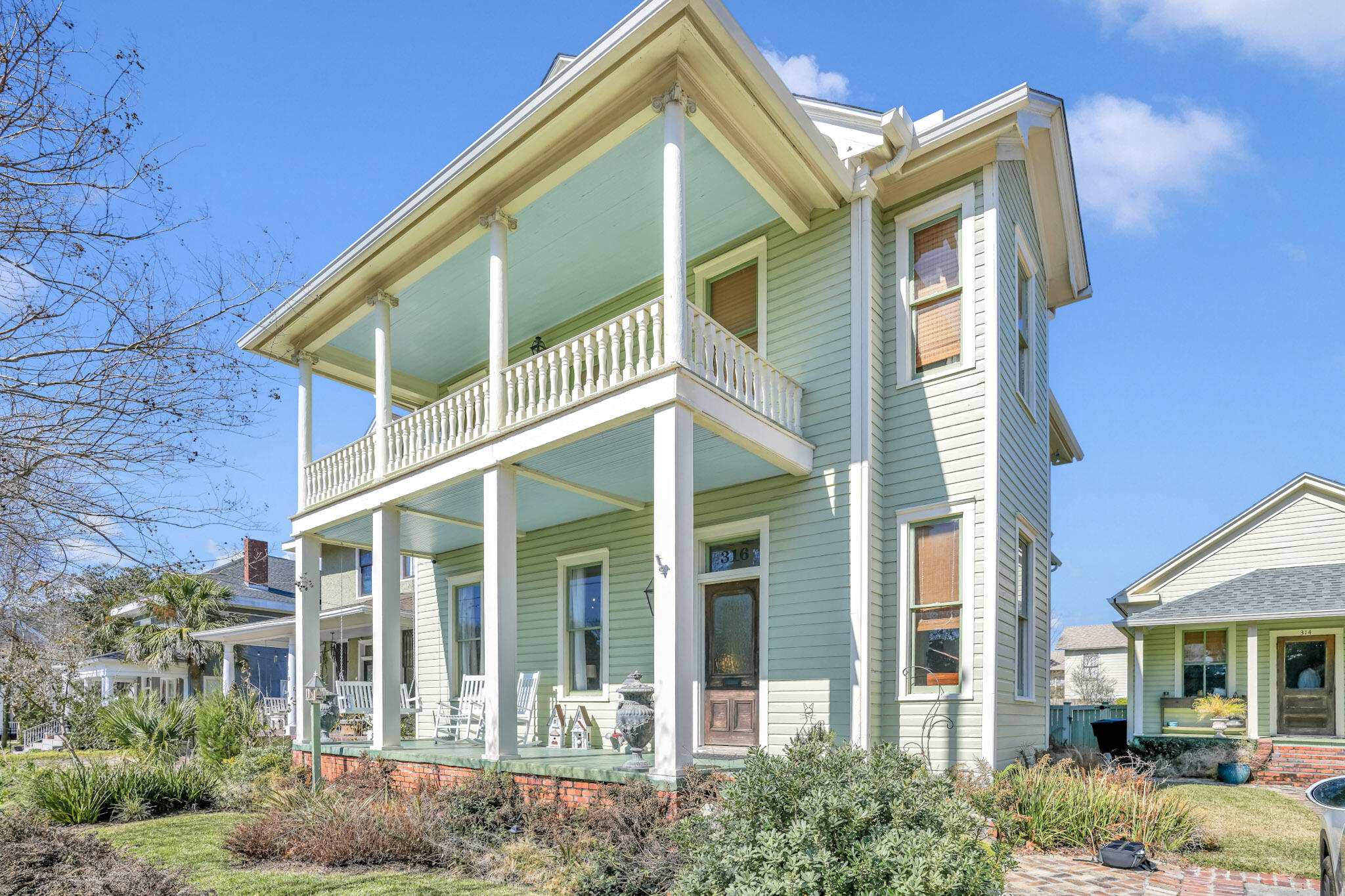316 W Strong Street — photo