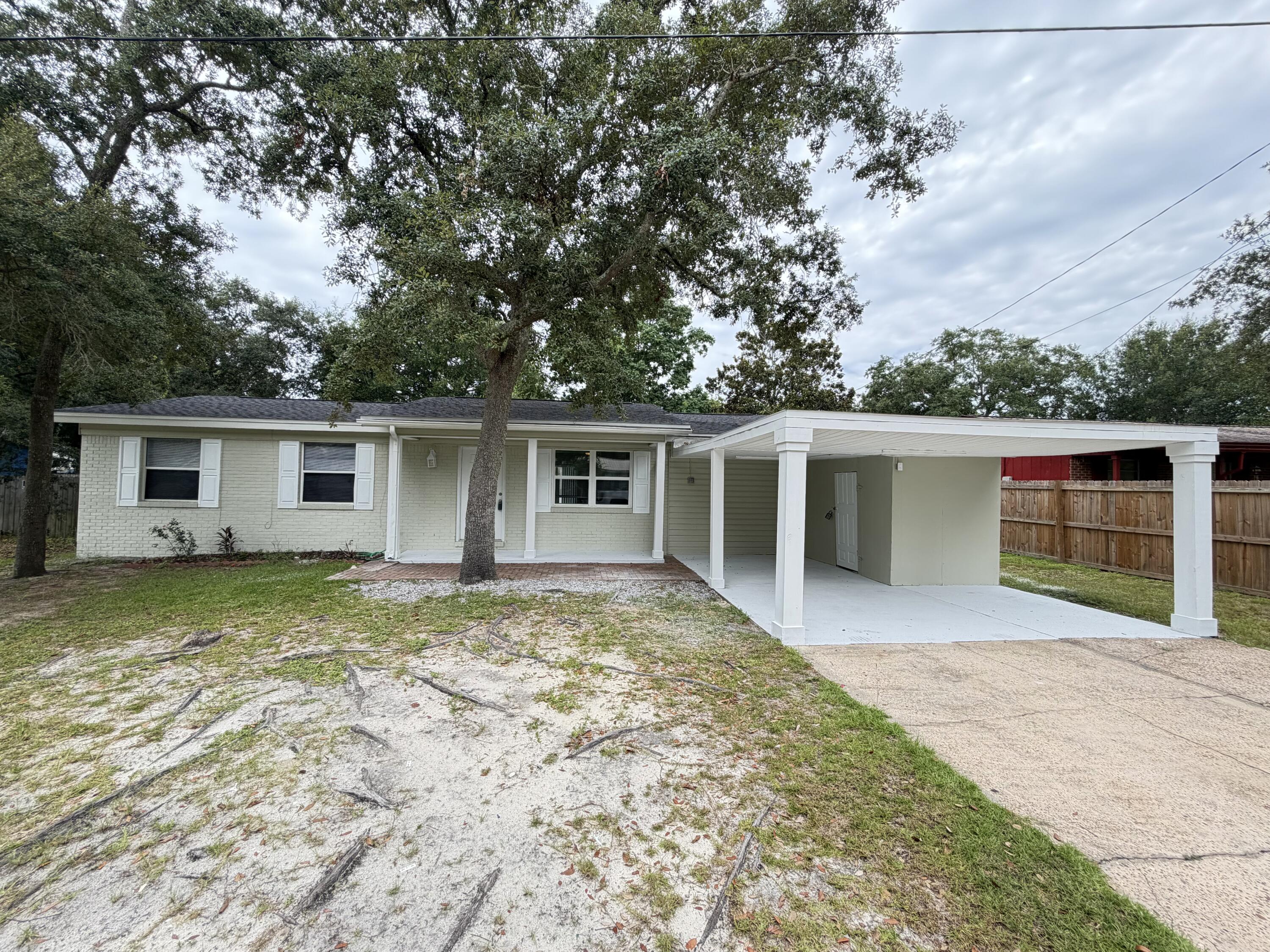 13 Port Dixie Boulevard — photo