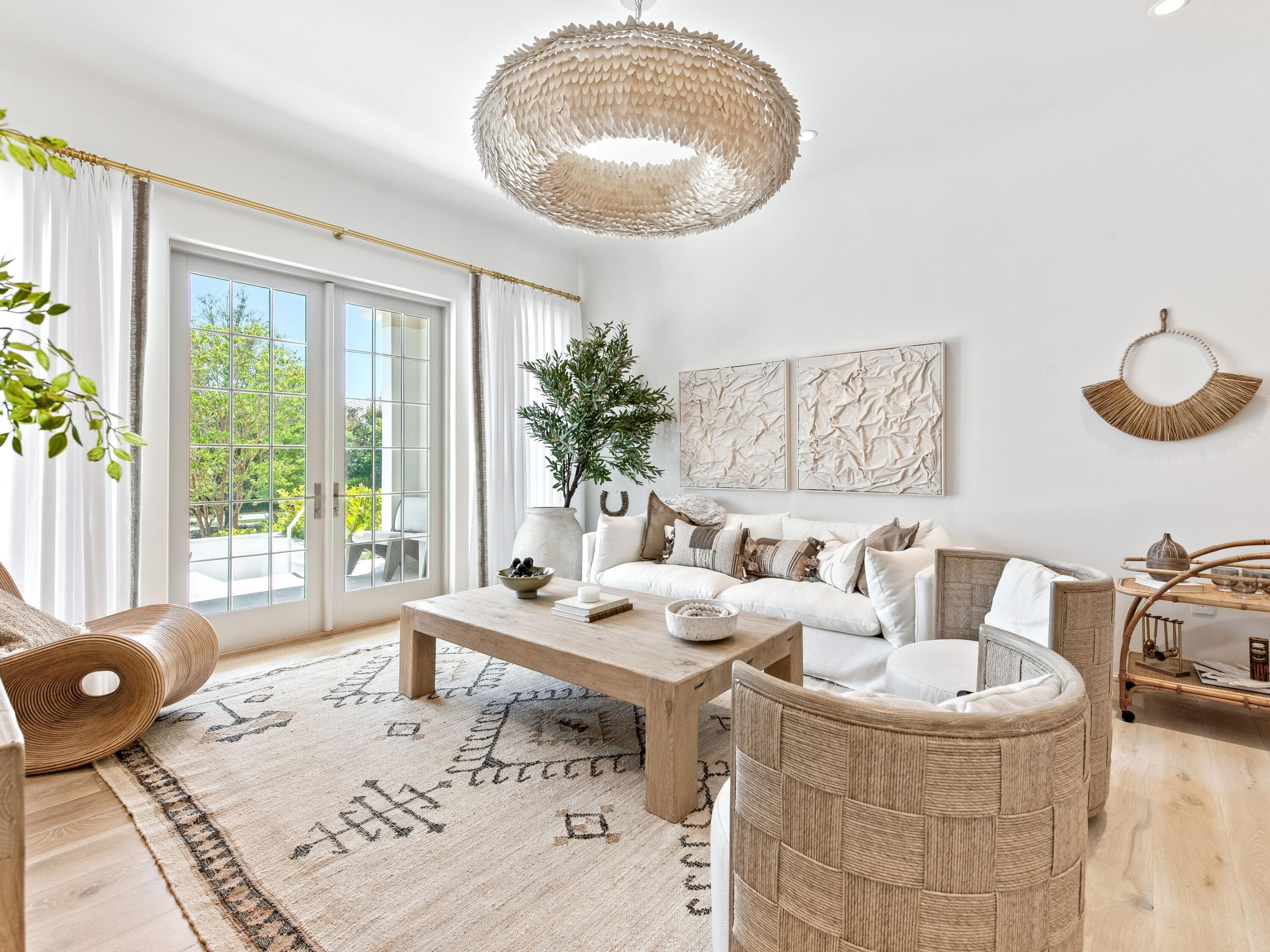 45 W Solaire Way 103 — photo