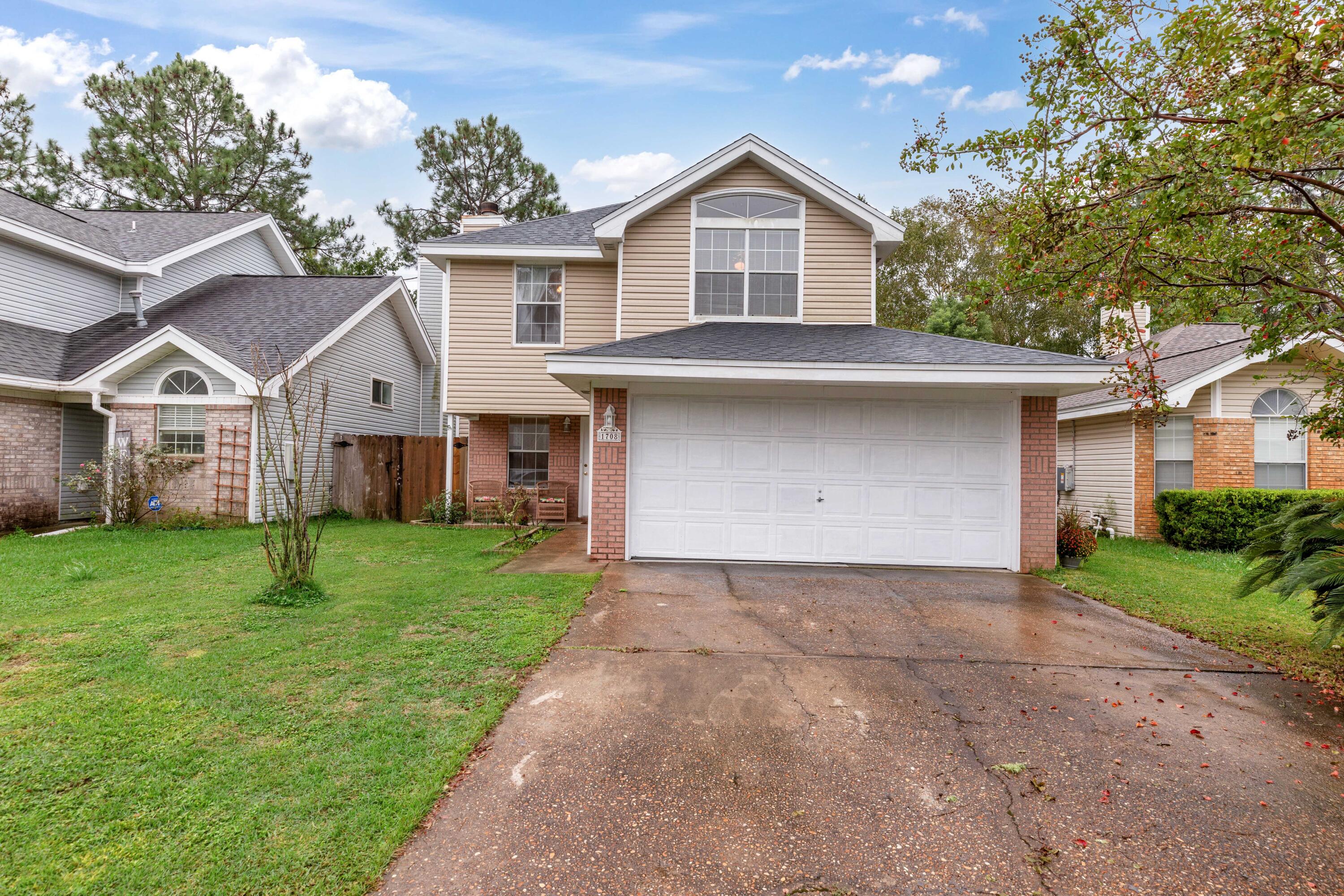 1708 Colonial Court — photo