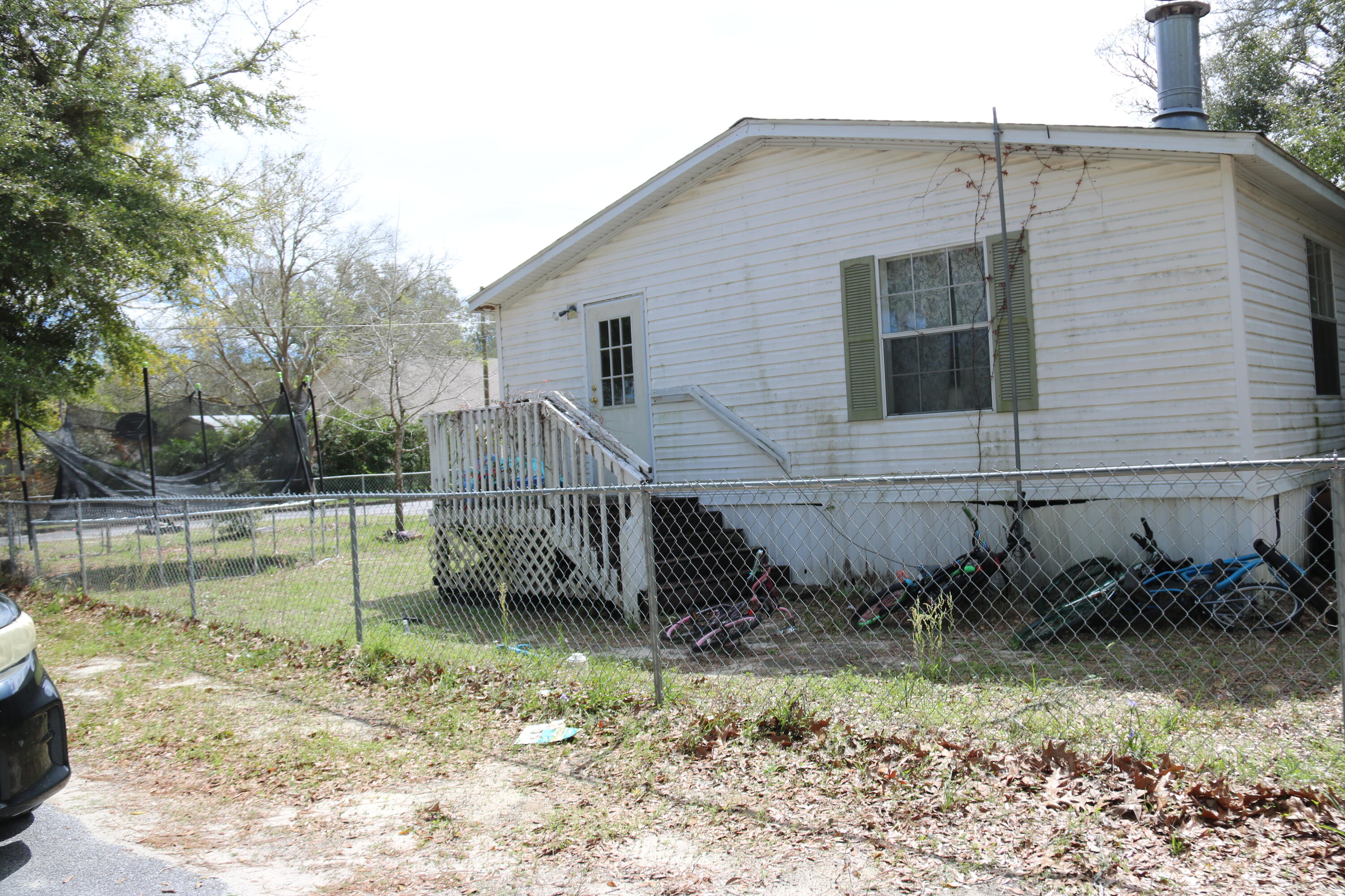 860 Fairview Drive — photo