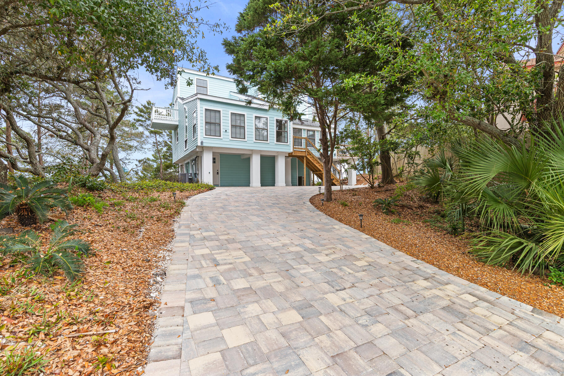 301 Summit Drive — photo