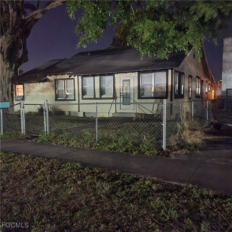 341 E el Paso Avenue — photo