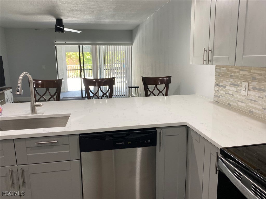 Home in Cape Coral, FL 33914 — photo 2