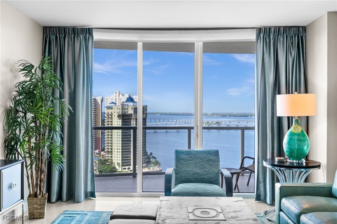 3000 Oasis Grand Boulevard 2402 — photo